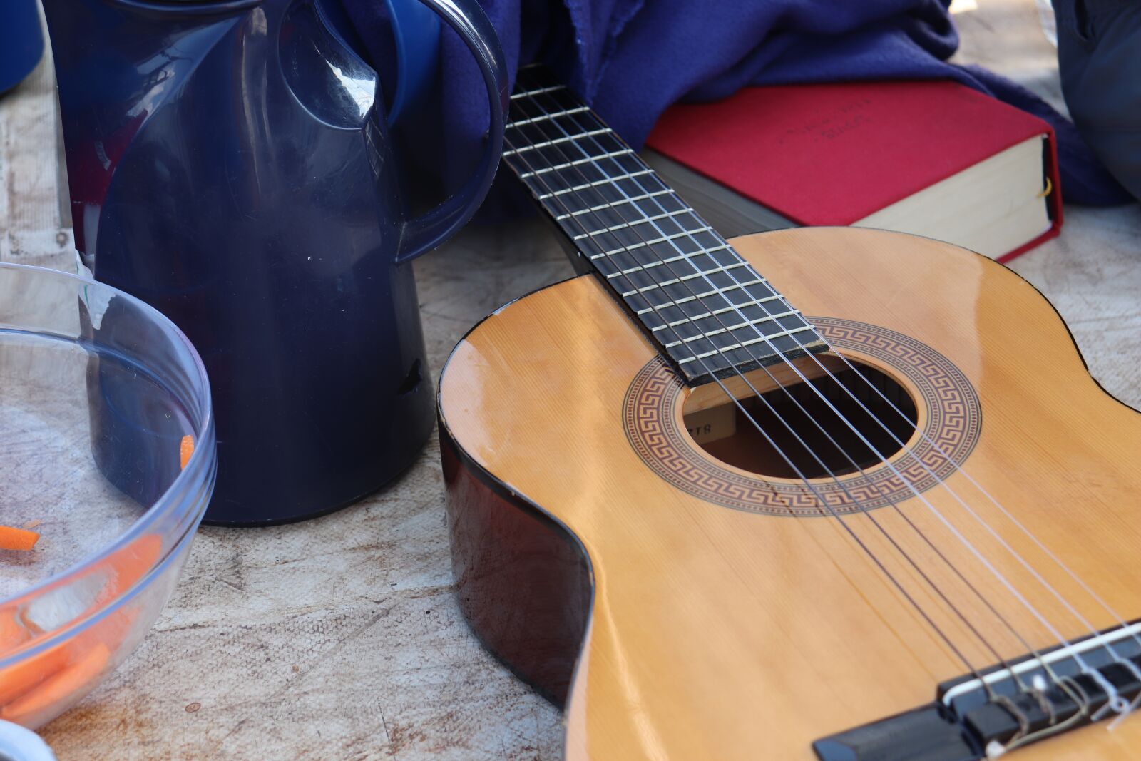 Canon EOS 200D (EOS Rebel SL2 / EOS Kiss X9) sample photo. Guitar, music, musician photography