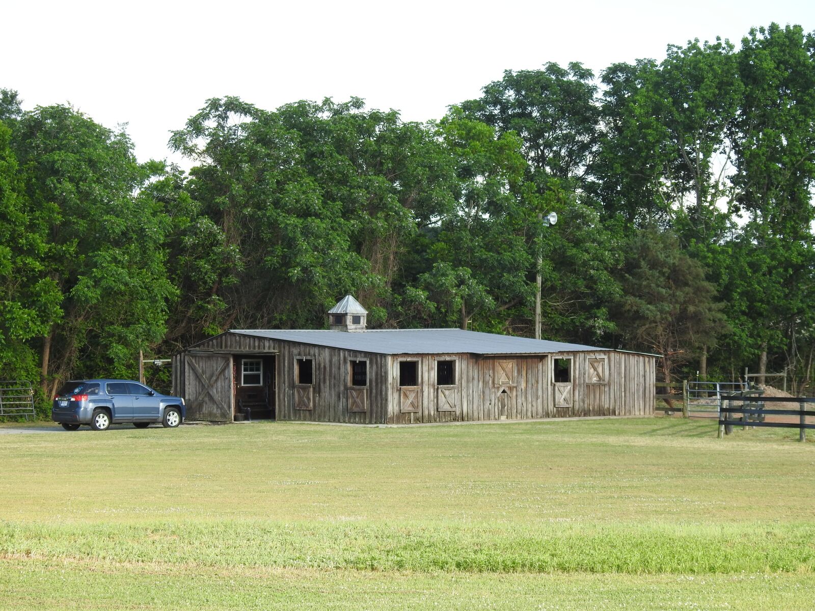 Nikon Coolpix P900 sample photo. Rustic, wooden, barn photography