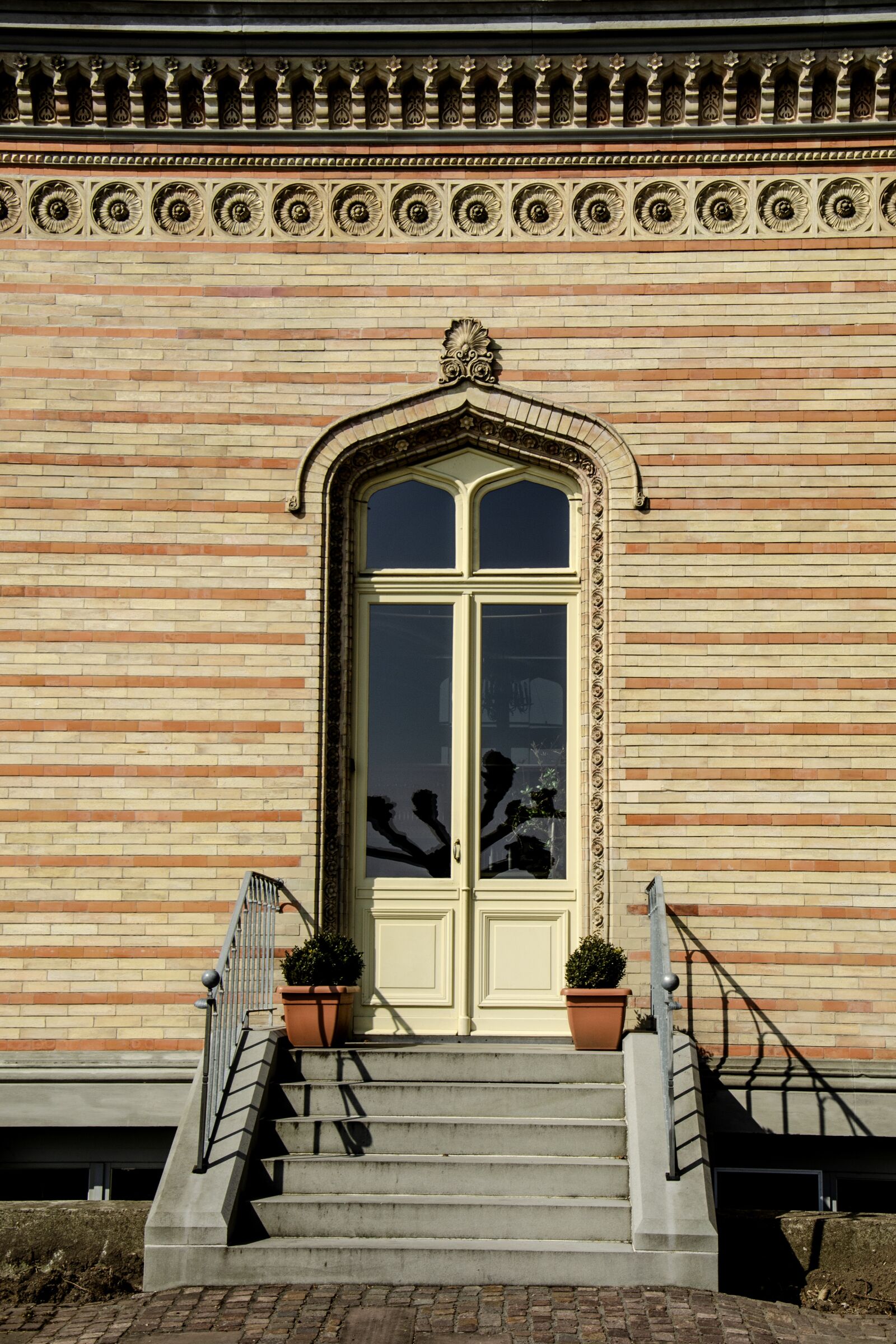 Nikon D5100 sample photo. Doors, front door, retail photography