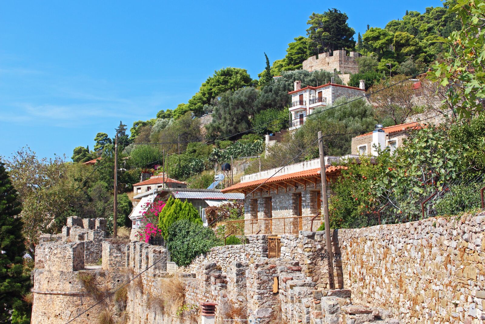 Canon EOS 700D (EOS Rebel T5i / EOS Kiss X7i) sample photo. Greece, nafpaktos, stone wall photography