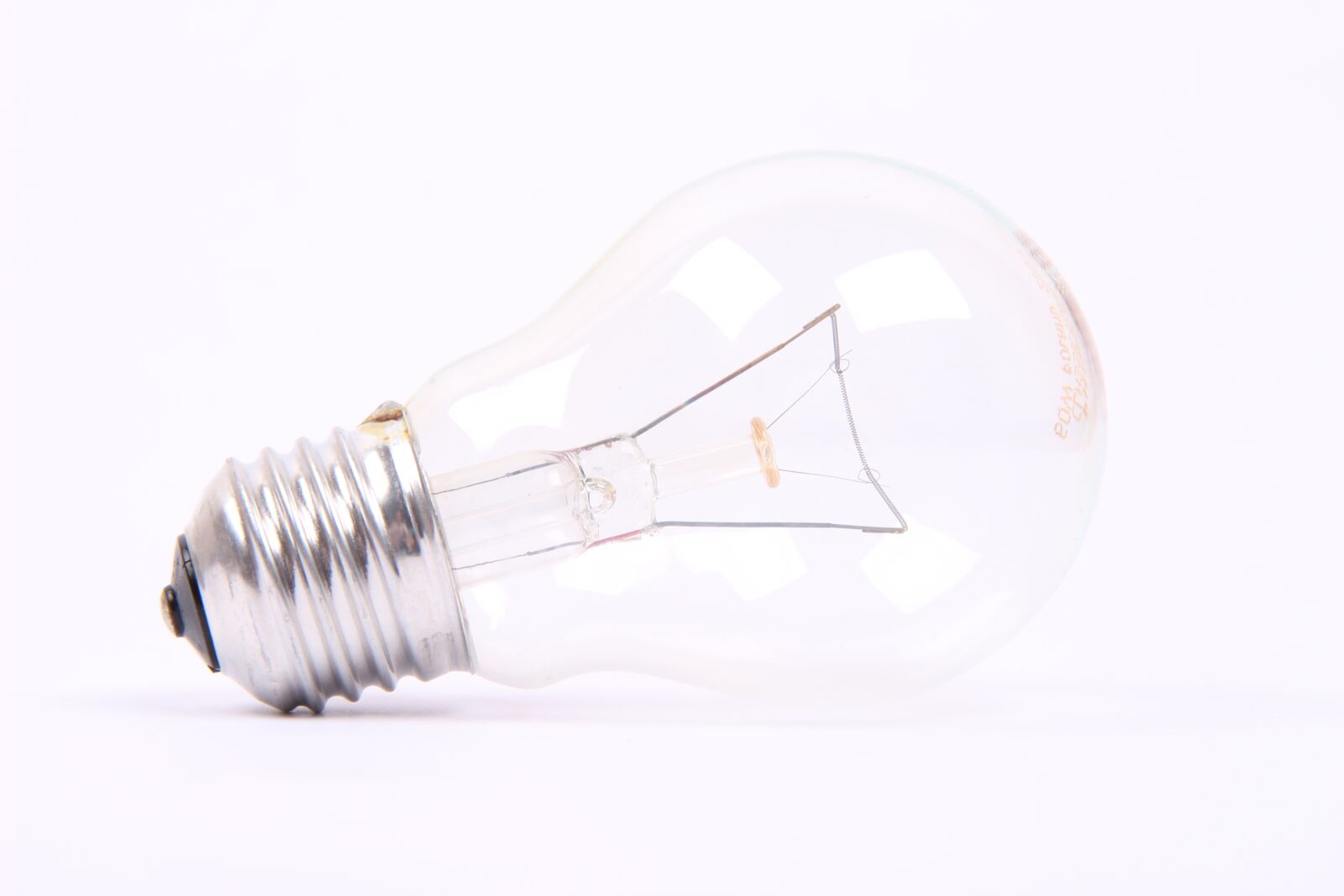 Canon EOS 700D (EOS Rebel T5i / EOS Kiss X7i) sample photo. Light bulb, lying, hell photography