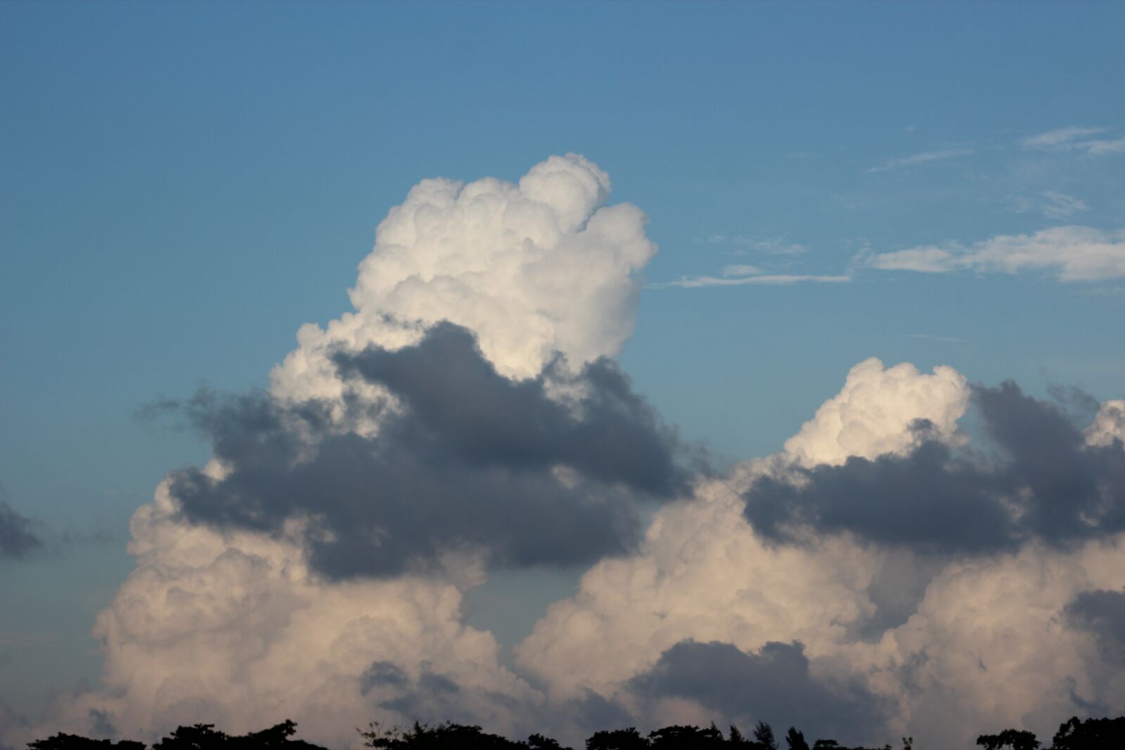 Canon EF75-300mm f/4-5.6 sample photo. Sky, blue, cloud photography
