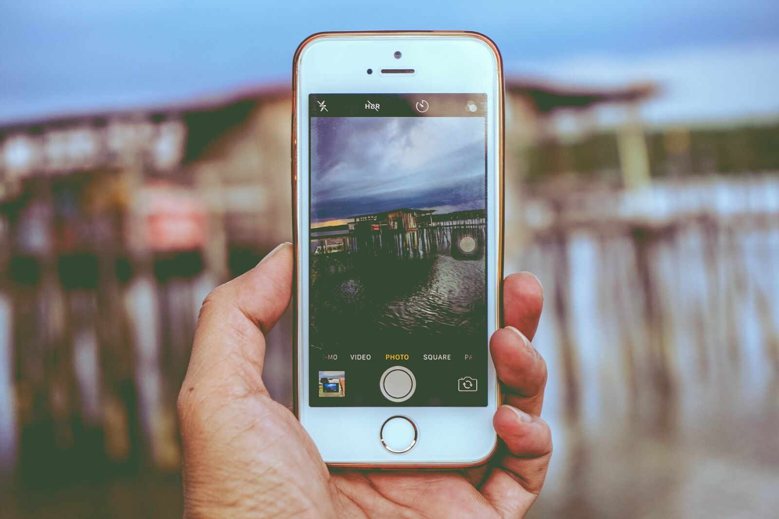 Sony a6000 sample photo. Apple, hand, iphone photography