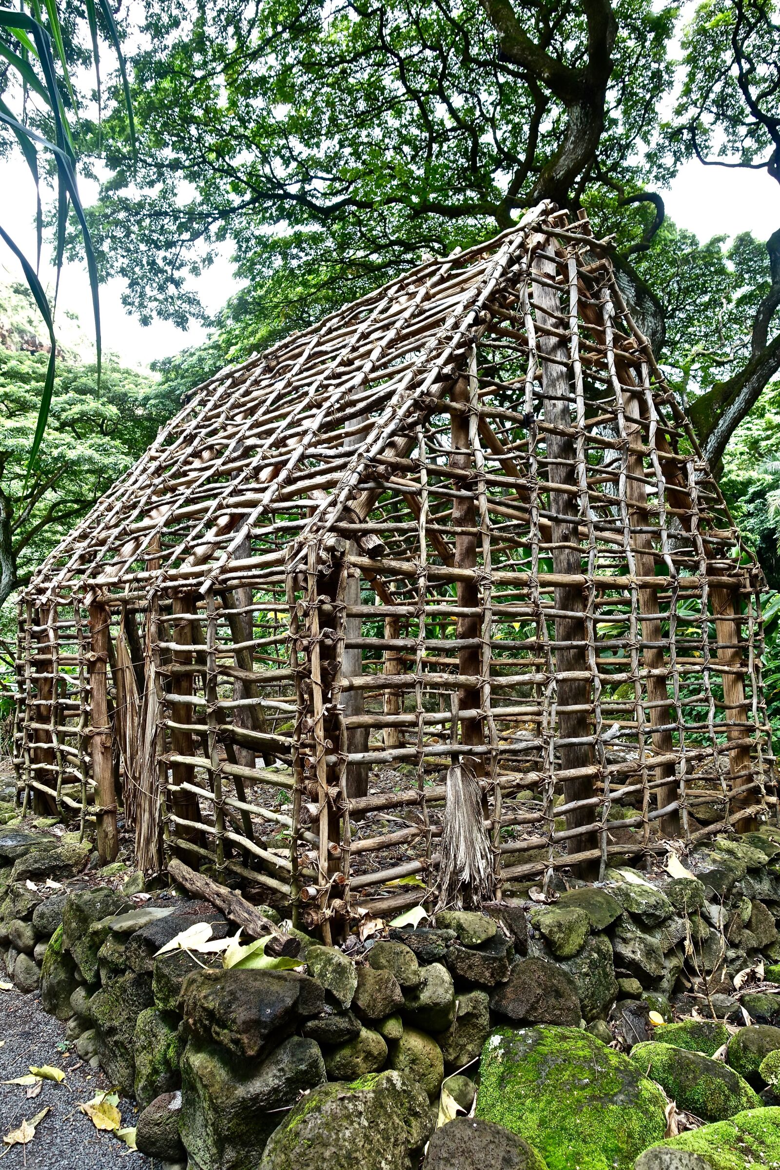 Sony Cyber-shot DSC-RX100 III sample photo. Hut, wood, structure photography