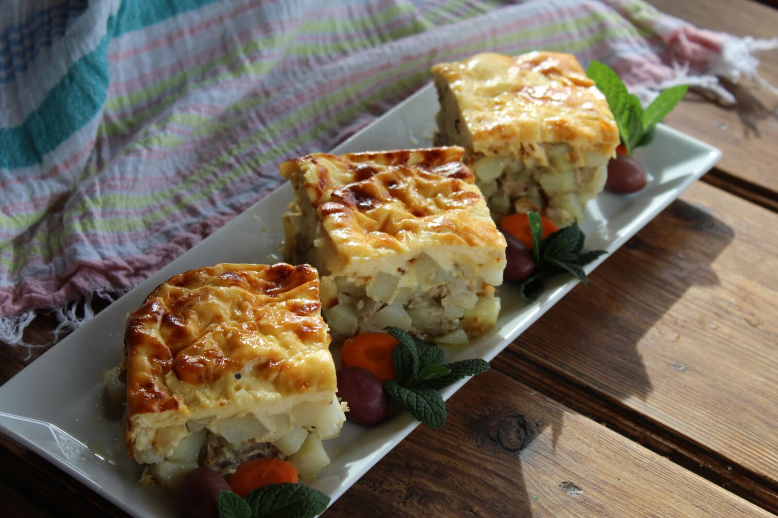 Canon EOS 1200D (EOS Rebel T5 / EOS Kiss X70 / EOS Hi) sample photo. Mousaka, potatoes, meat photography