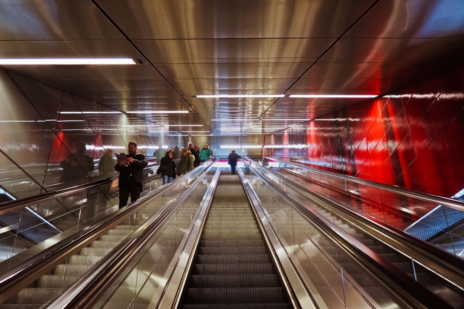 Olympus OM-D E-M10 sample photo. Escalator, metro, stairs photography