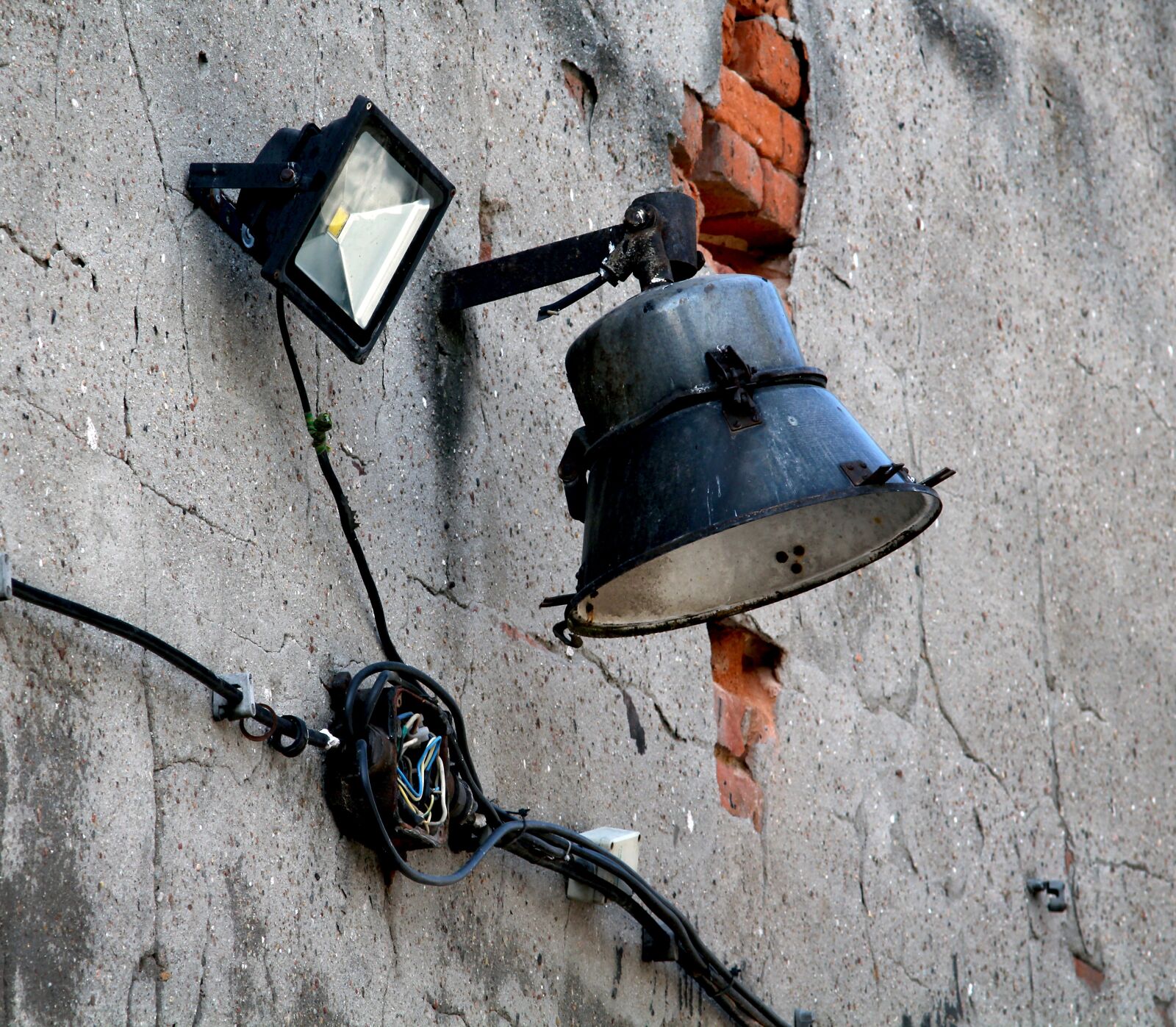 Canon EOS 1200D (EOS Rebel T5 / EOS Kiss X70 / EOS Hi) sample photo. Lighting, lamp, led photography