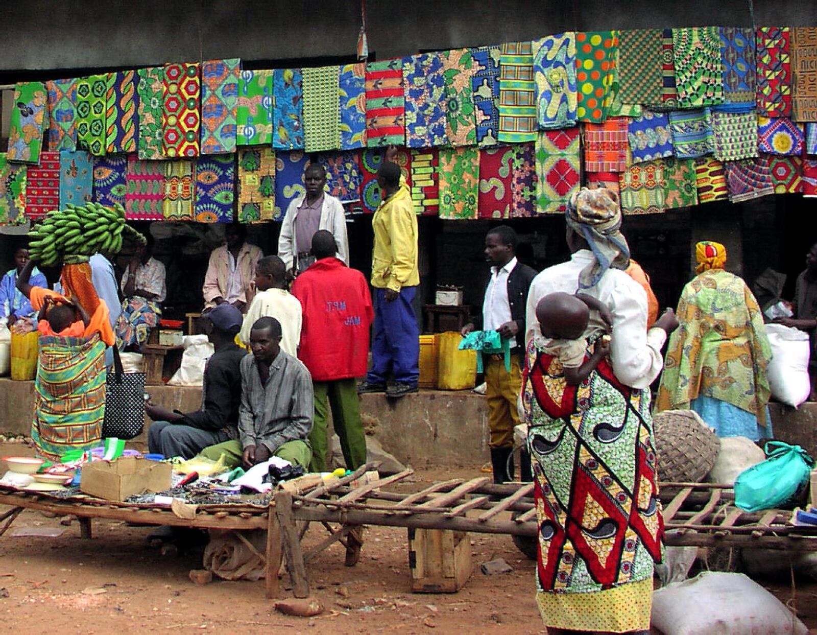 Olympus C2040Z sample photo. Rwanda, market, scene, open photography