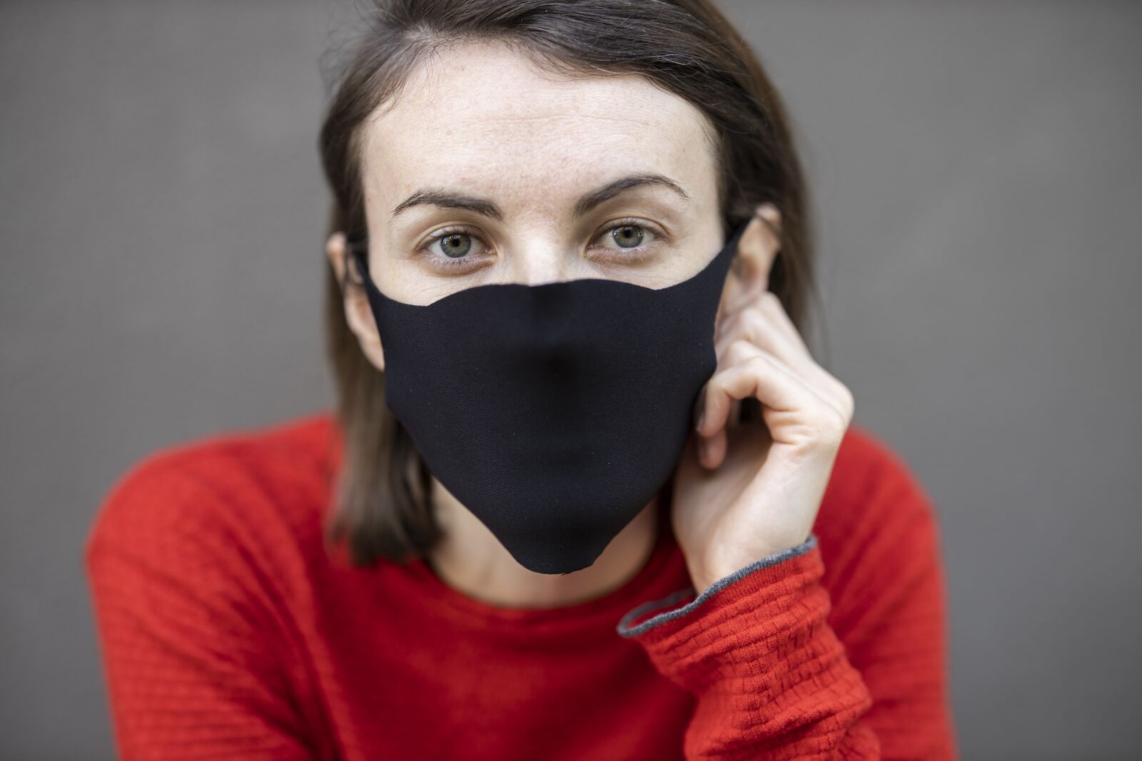 Canon EOS R + Canon RF 85mm F1.2L USM sample photo. Mask, coronavirus, quarantine photography