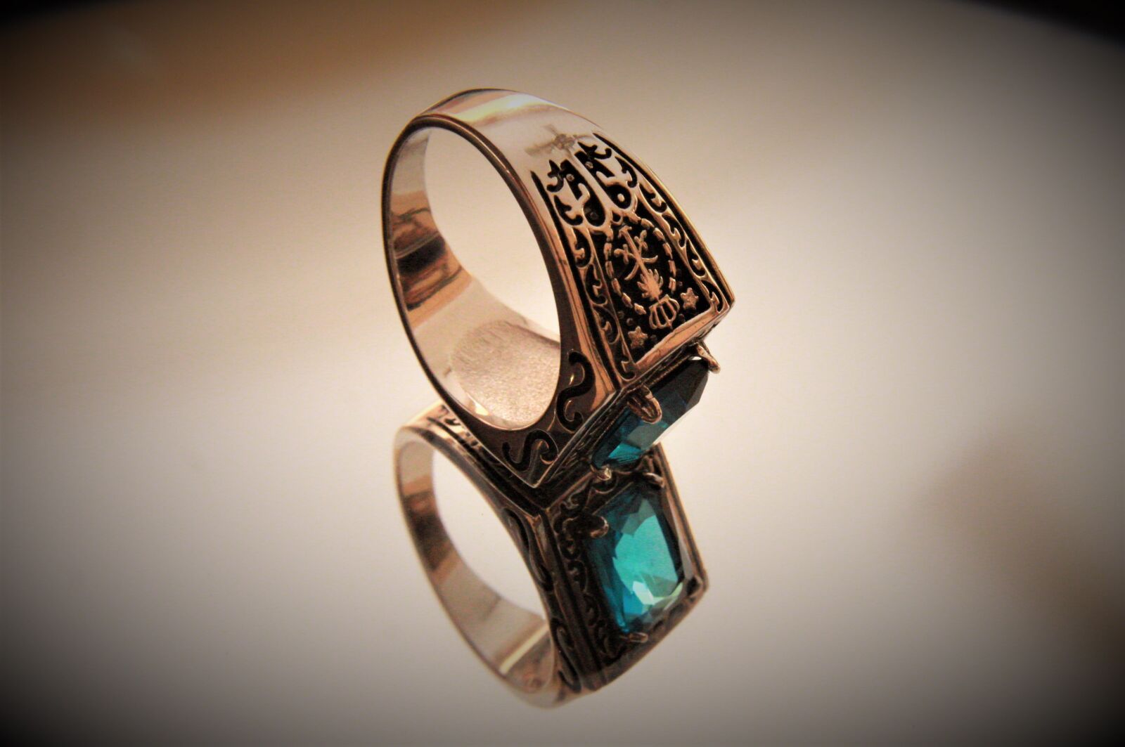 Canon EOS 1300D (EOS Rebel T6 / EOS Kiss X80) sample photo. Ring, ring with stone photography