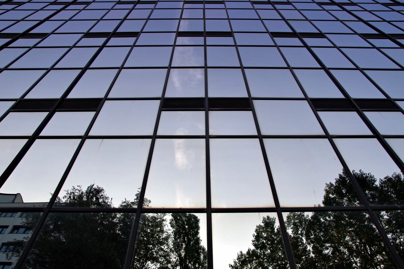 Pentax K-S2 sample photo. Office building, glass, wall photography