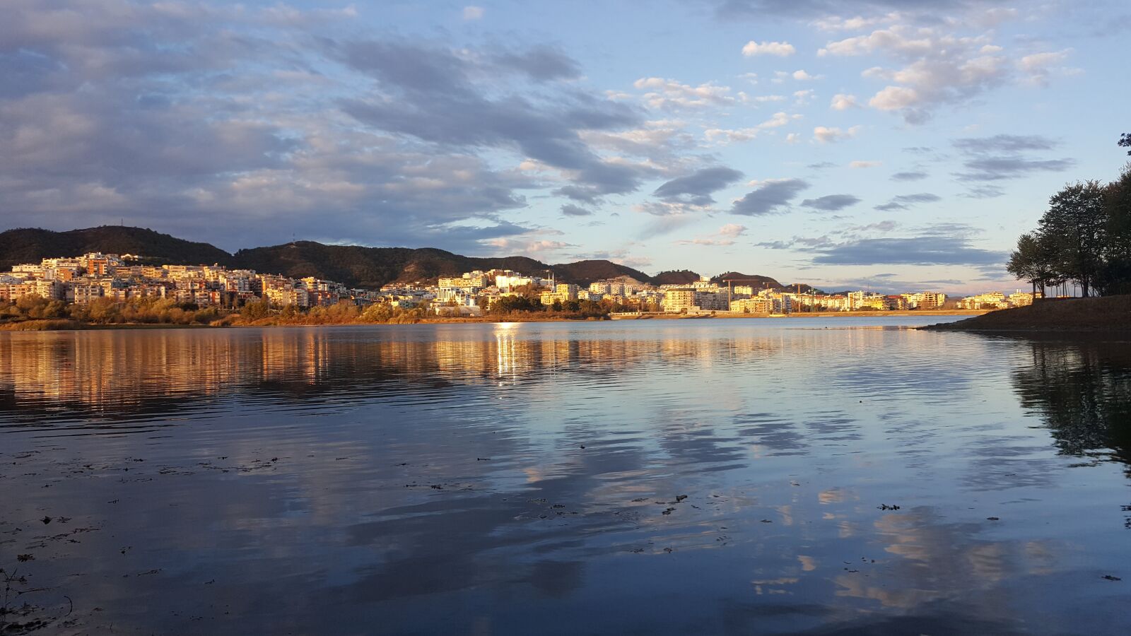 Samsung Galaxy Note5 sample photo. Lake, tirana, albania photography