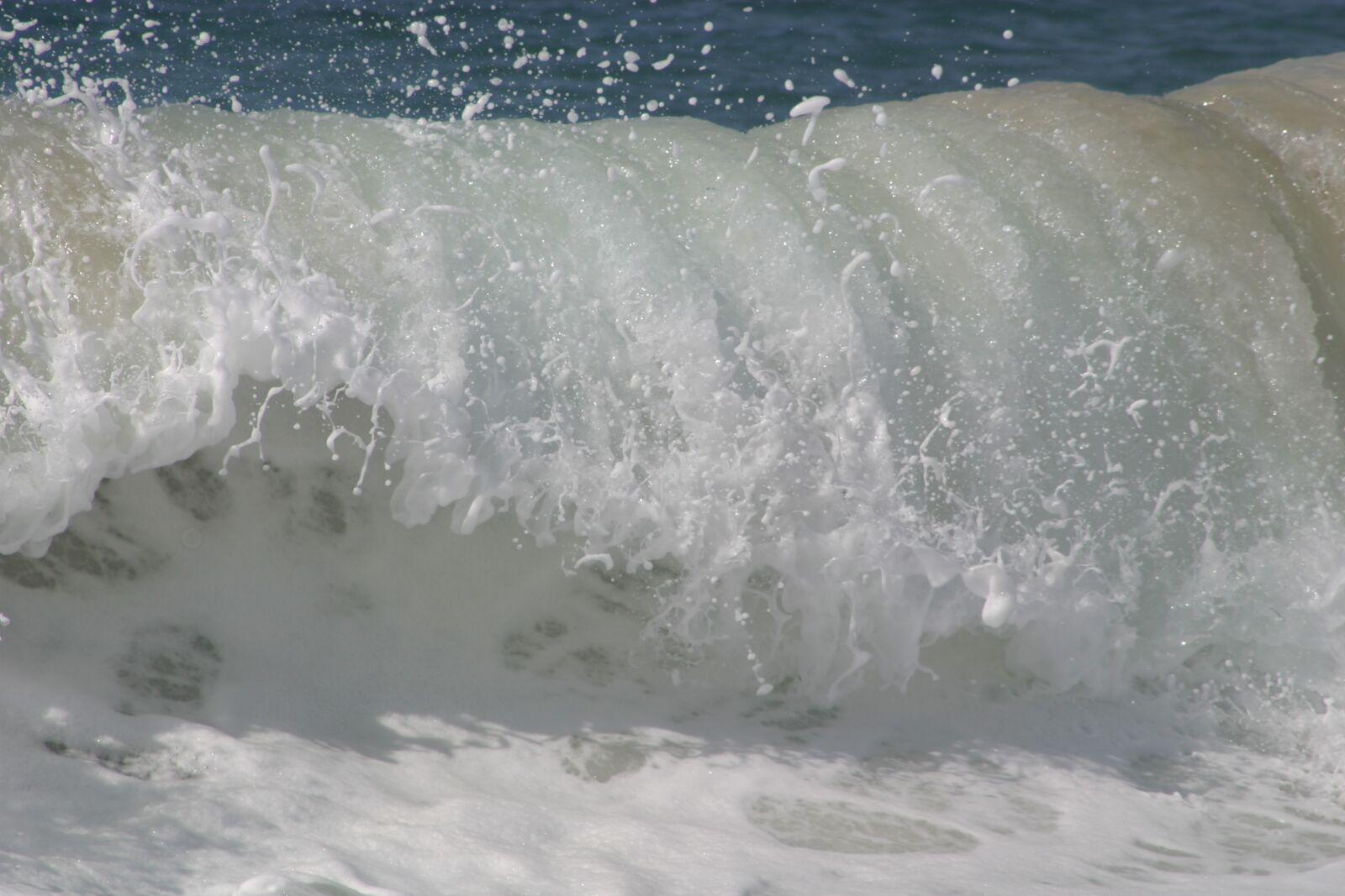 Canon EOS 10D sample photo. Wave, breaking, water photography