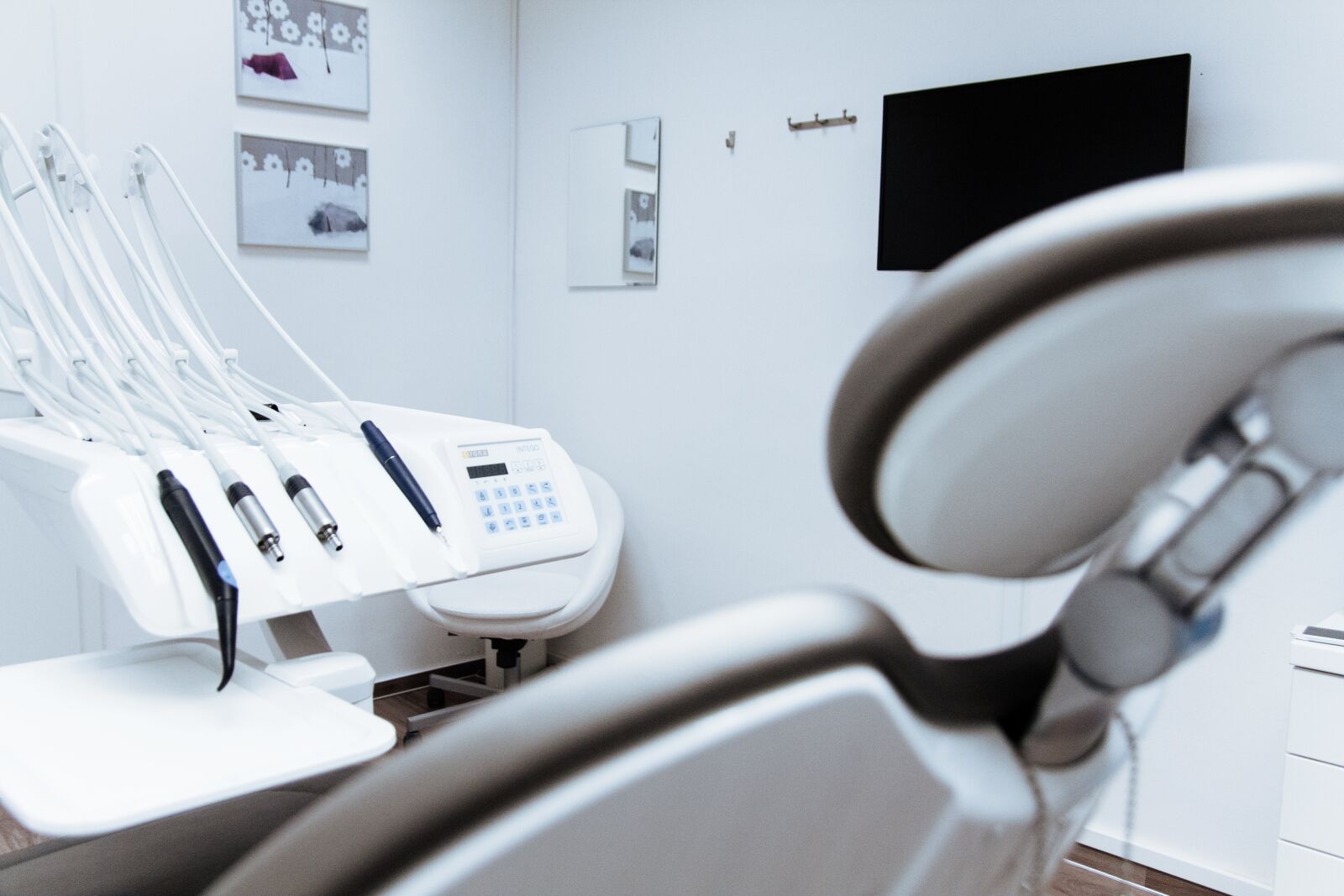 Canon EOS 40D sample photo. Chair, dentist, dental photography