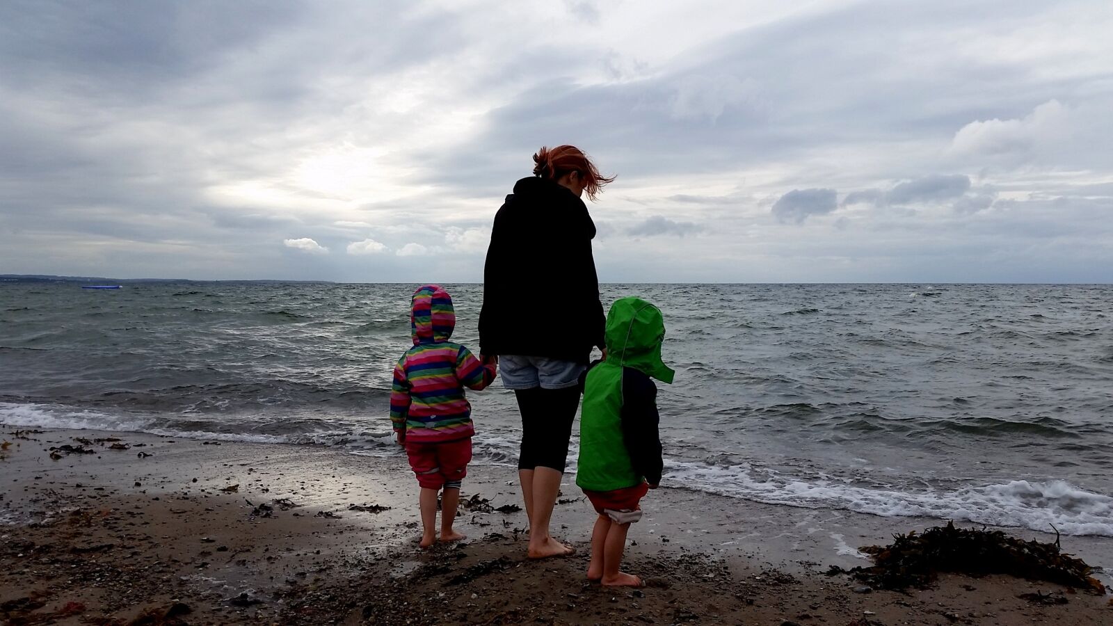 Samsung Galaxy S5 sample photo. Baltic sea, mother, children photography