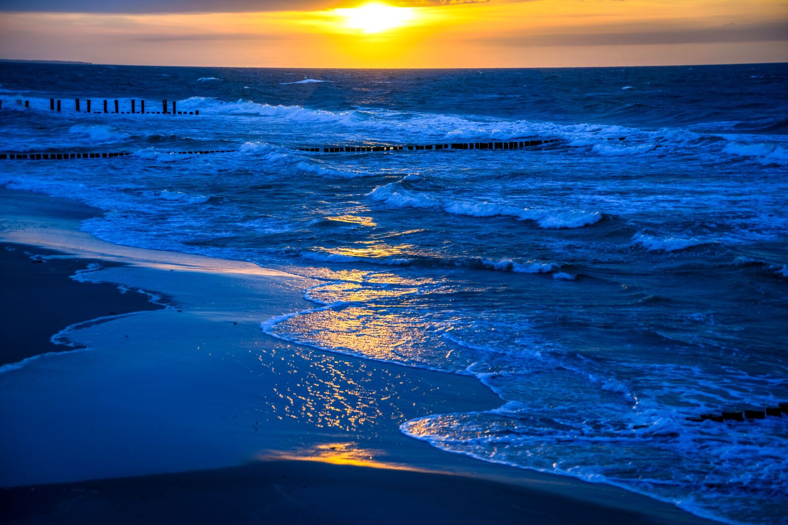 Tamron 28-300mm F3.5-6.3 Di VC PZD sample photo. Sunset, sea, water photography