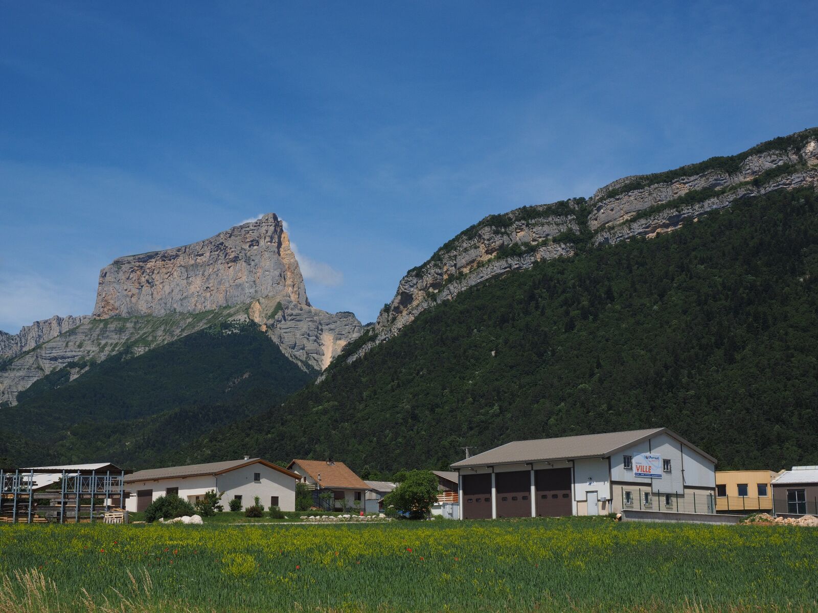 Olympus OM-D E-M1 + Olympus M.Zuiko Digital ED 12-40mm F2.8 Pro sample photo. Chaffaud, mont aiguille, mountain photography