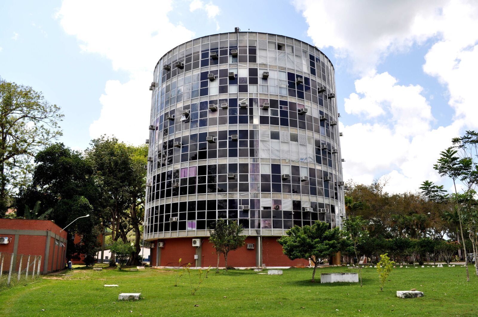 Nikon D5000 sample photo. Building, circular, shape photography