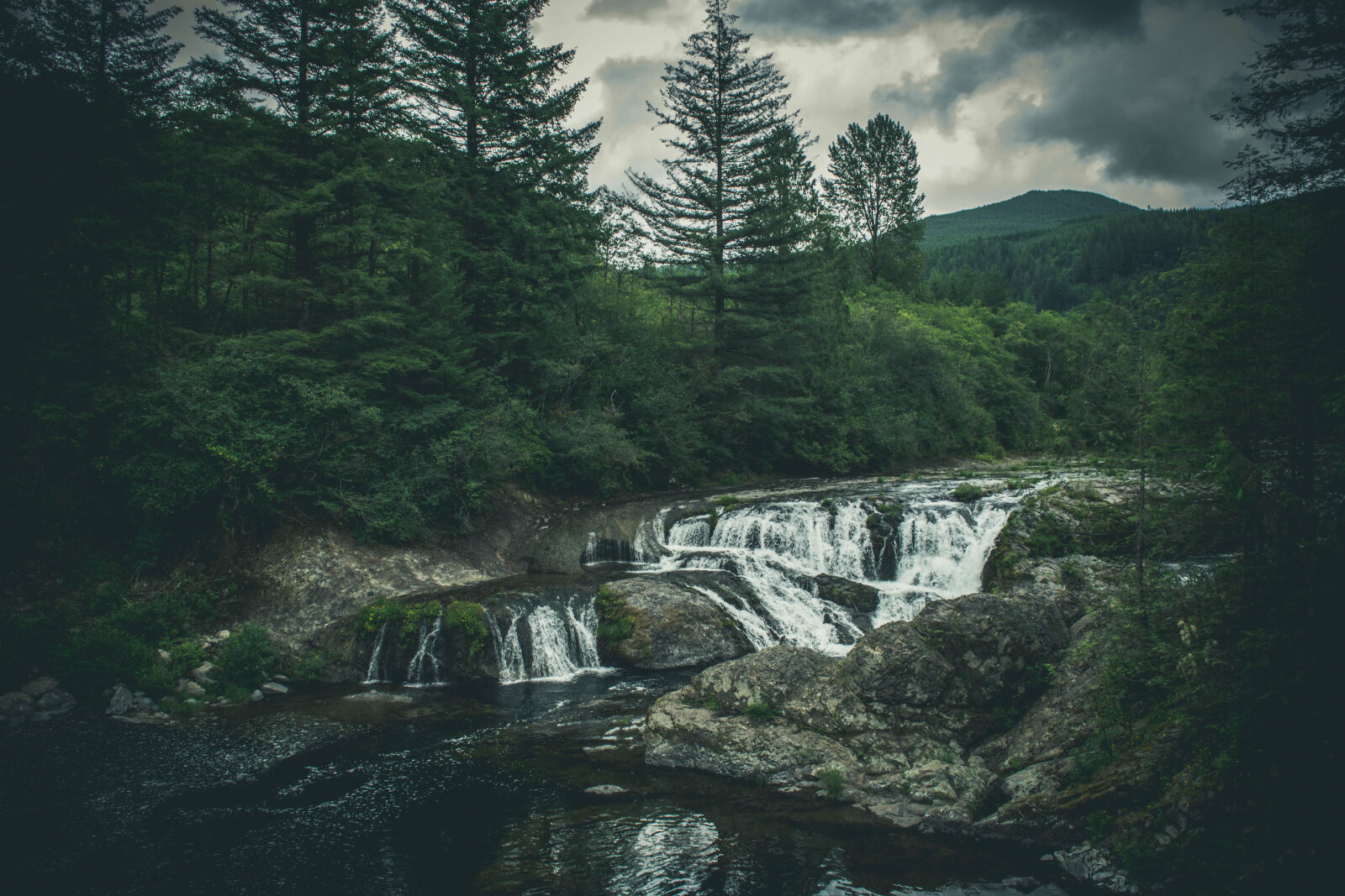 Nikon D5200 sample photo. Boulder, cascade, creek, environment photography