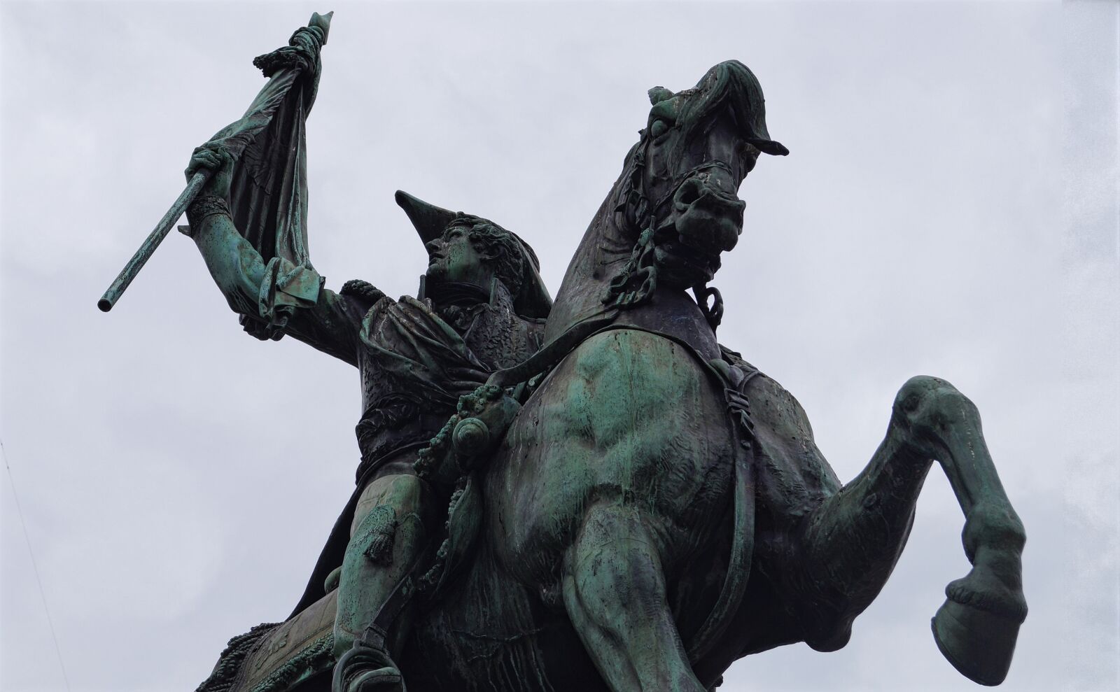 Sony DT 18-55mm F3.5-5.6 SAM II sample photo. Monument of manuel belgrano photography