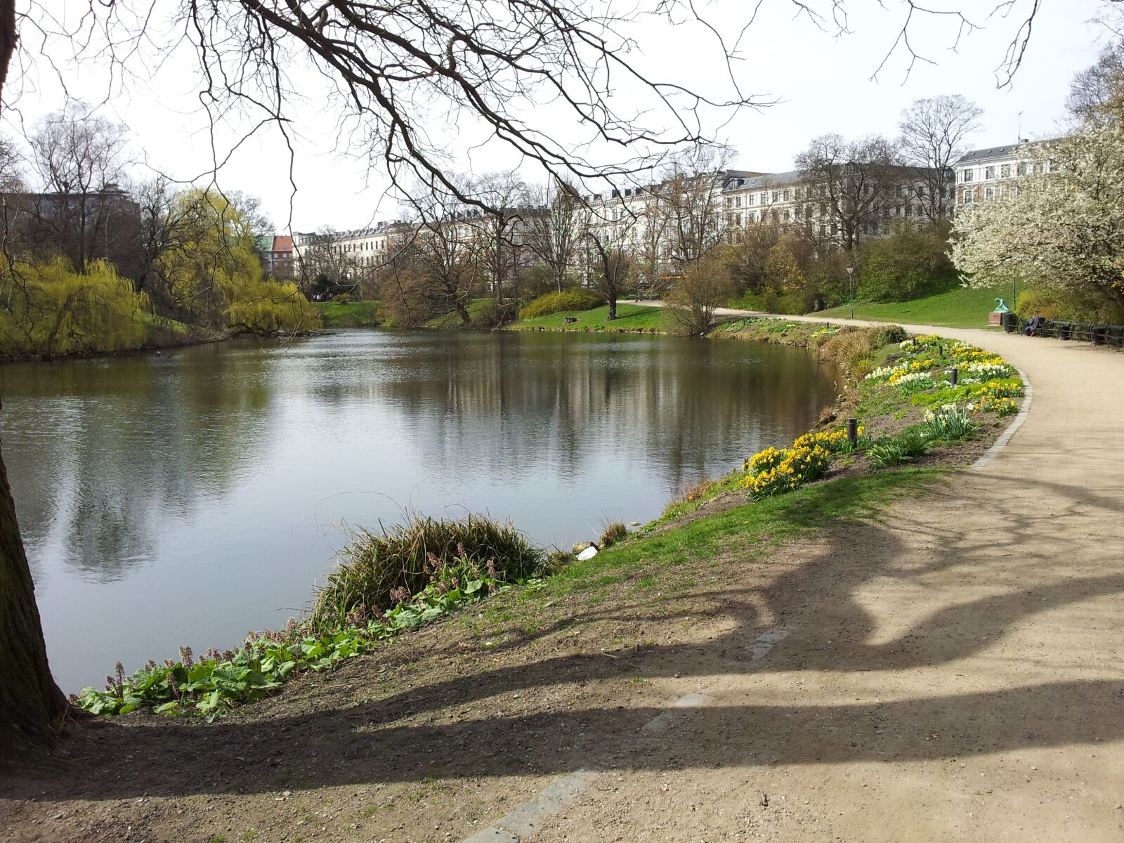 Samsung Galaxy S2 sample photo. Copenhagen, park, denmark photography