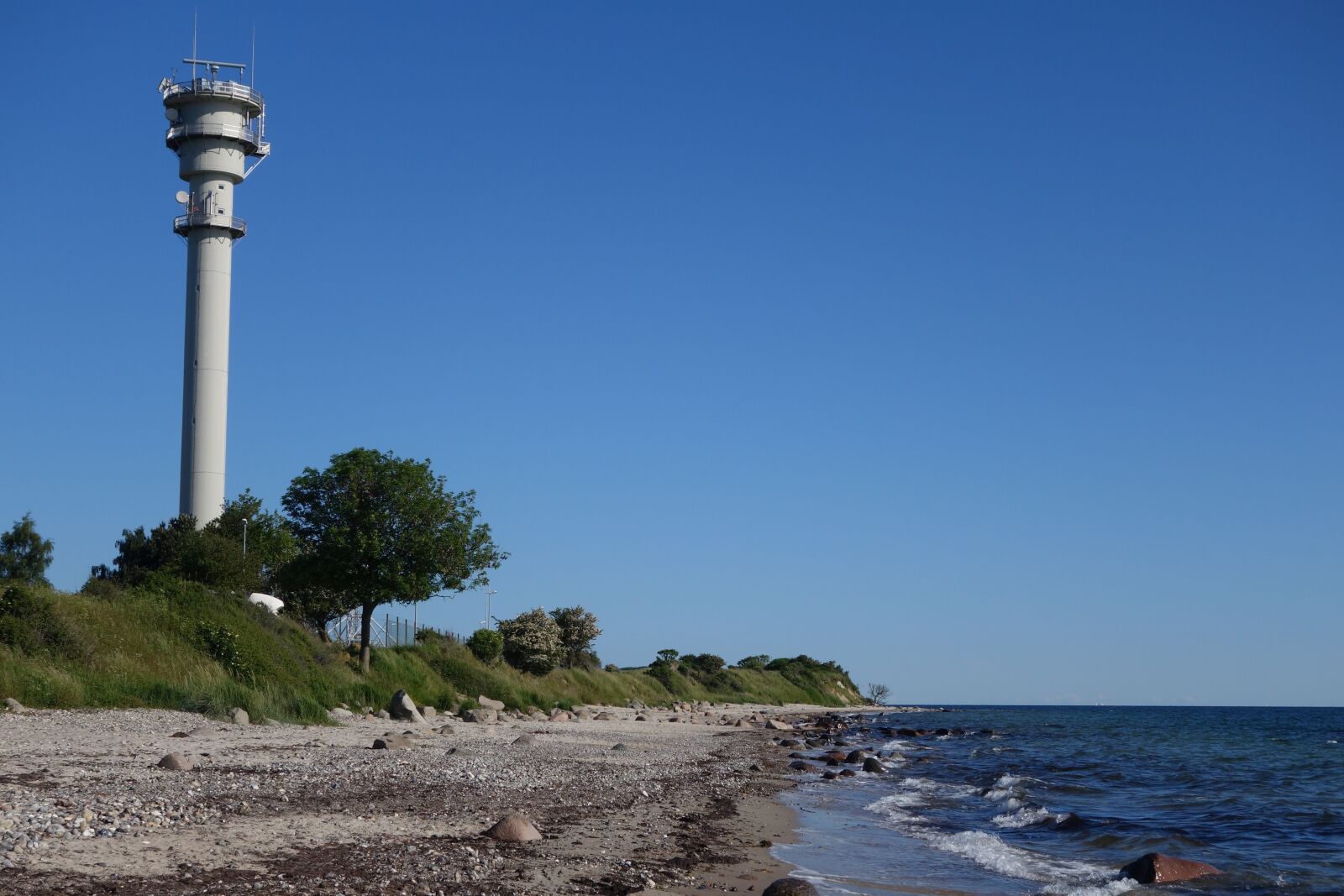 Sony Cyber-shot DSC-RX100 II sample photo. Lighthouse, coast, sky photography