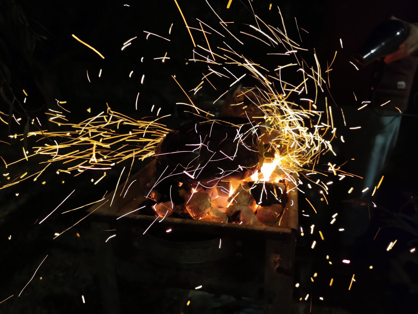 HUAWEI P30 Pro sample photo. Fire, spark, heat photography