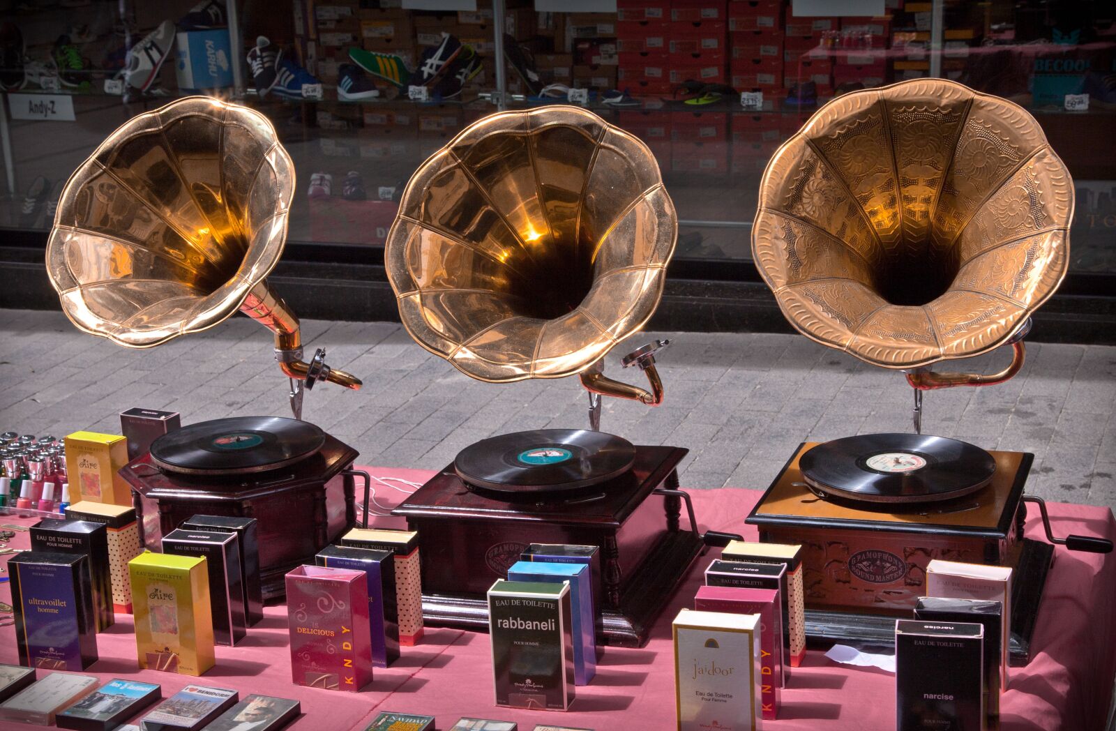 Canon EOS 5D Mark II sample photo. Music, record, nostalgia photography