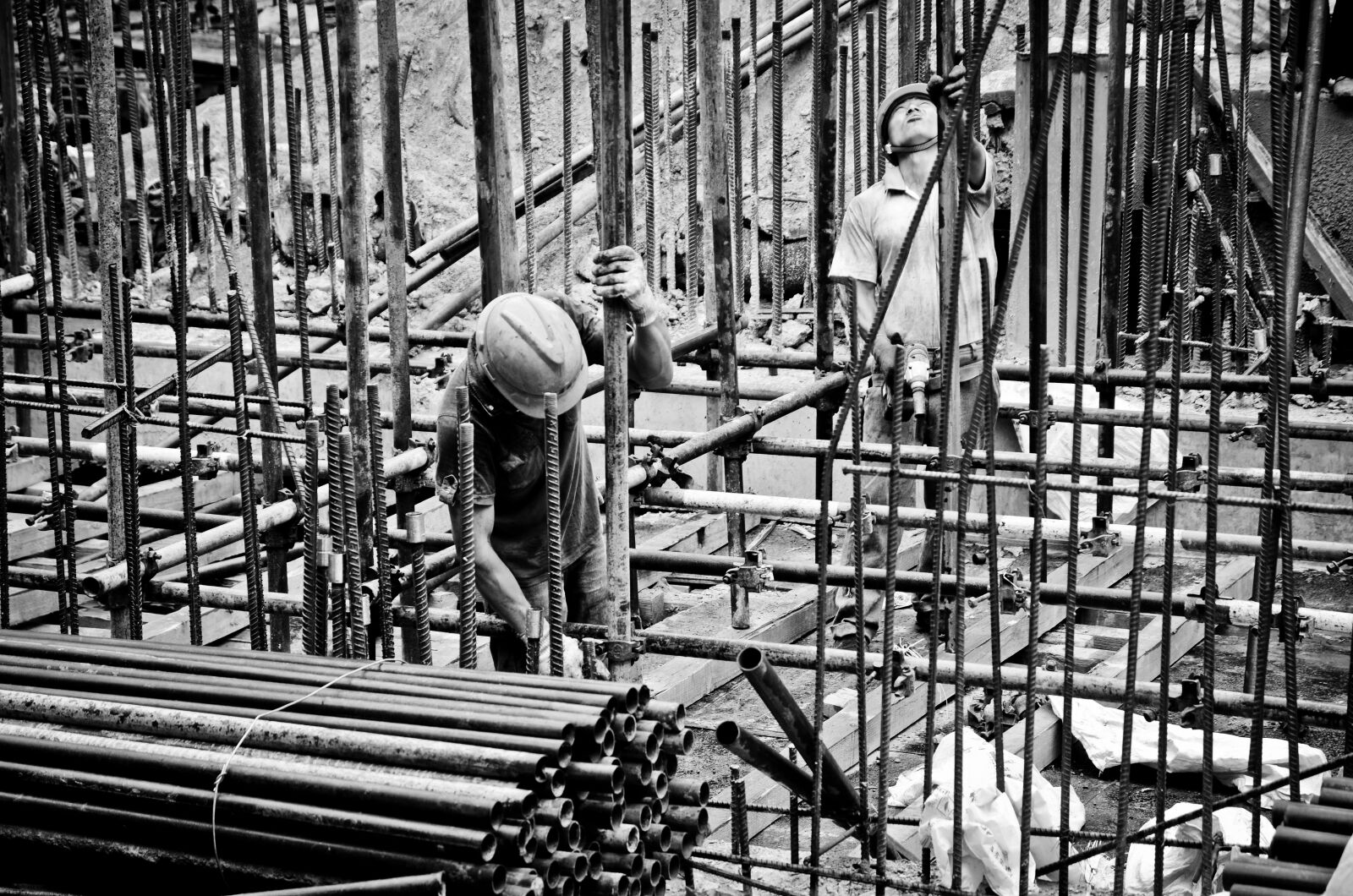 Nikon D7000 sample photo. Worker, subway construction site photography