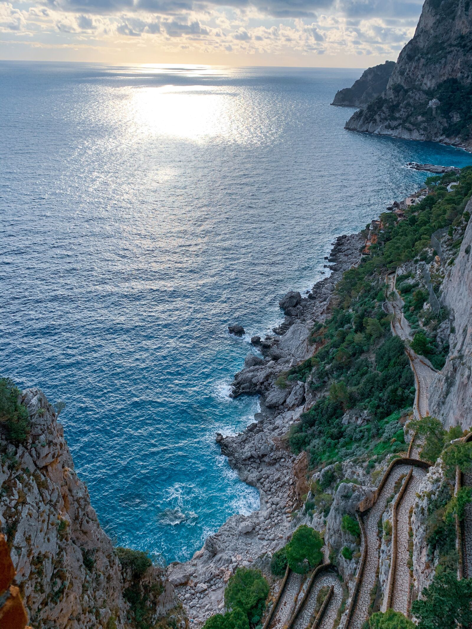 Apple iPhone XR sample photo. Italia, mar, capri photography