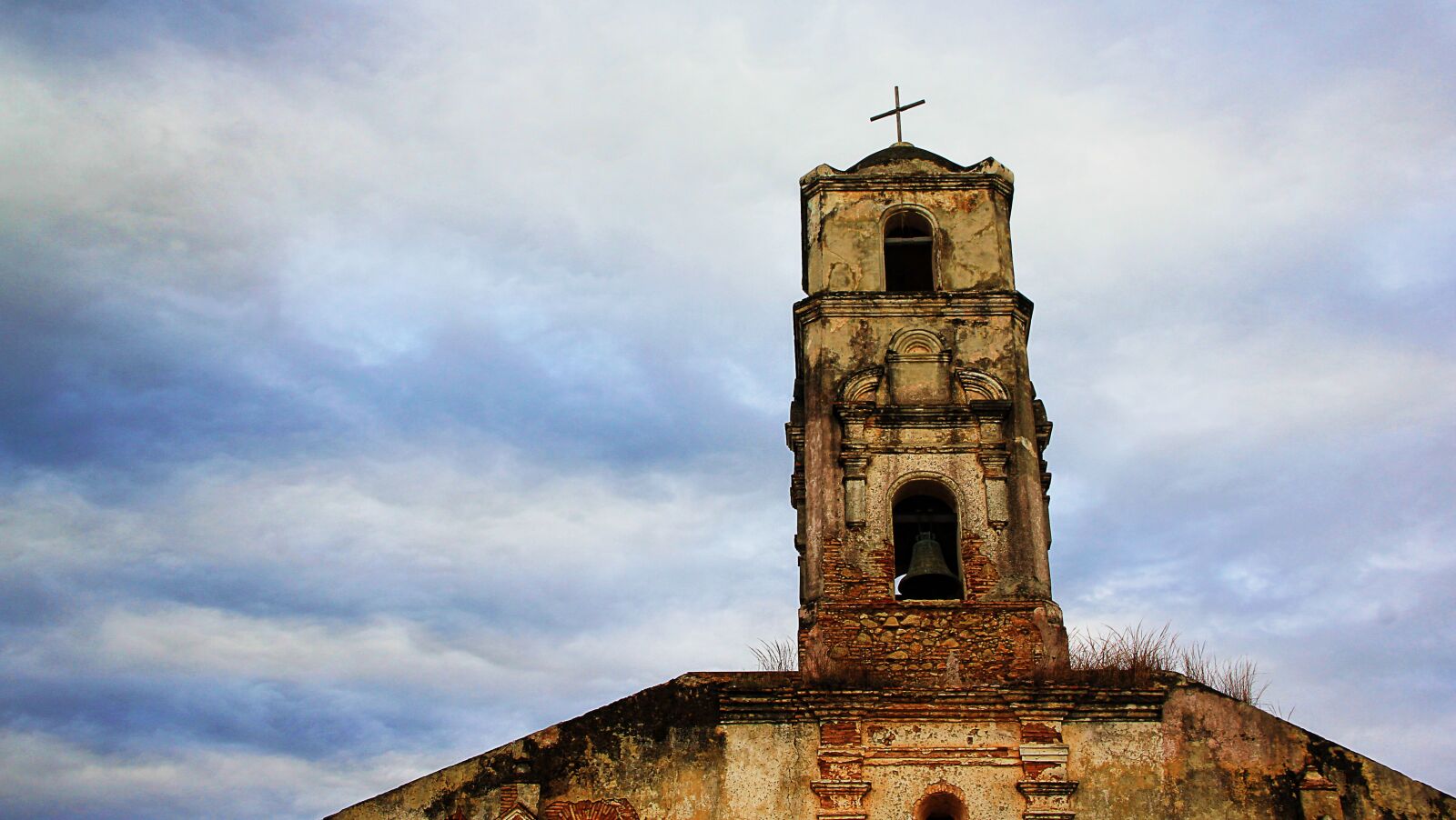 Canon EOS 550D (EOS Rebel T2i / EOS Kiss X4) sample photo. Church, steeple, cuba photography