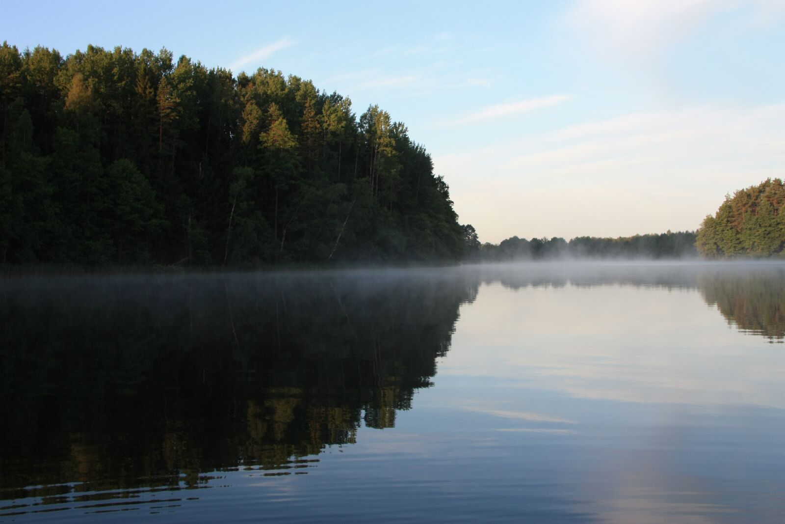 Canon EOS 450D (EOS Rebel XSi / EOS Kiss X2) sample photo. Morning mist, lake, morning photography