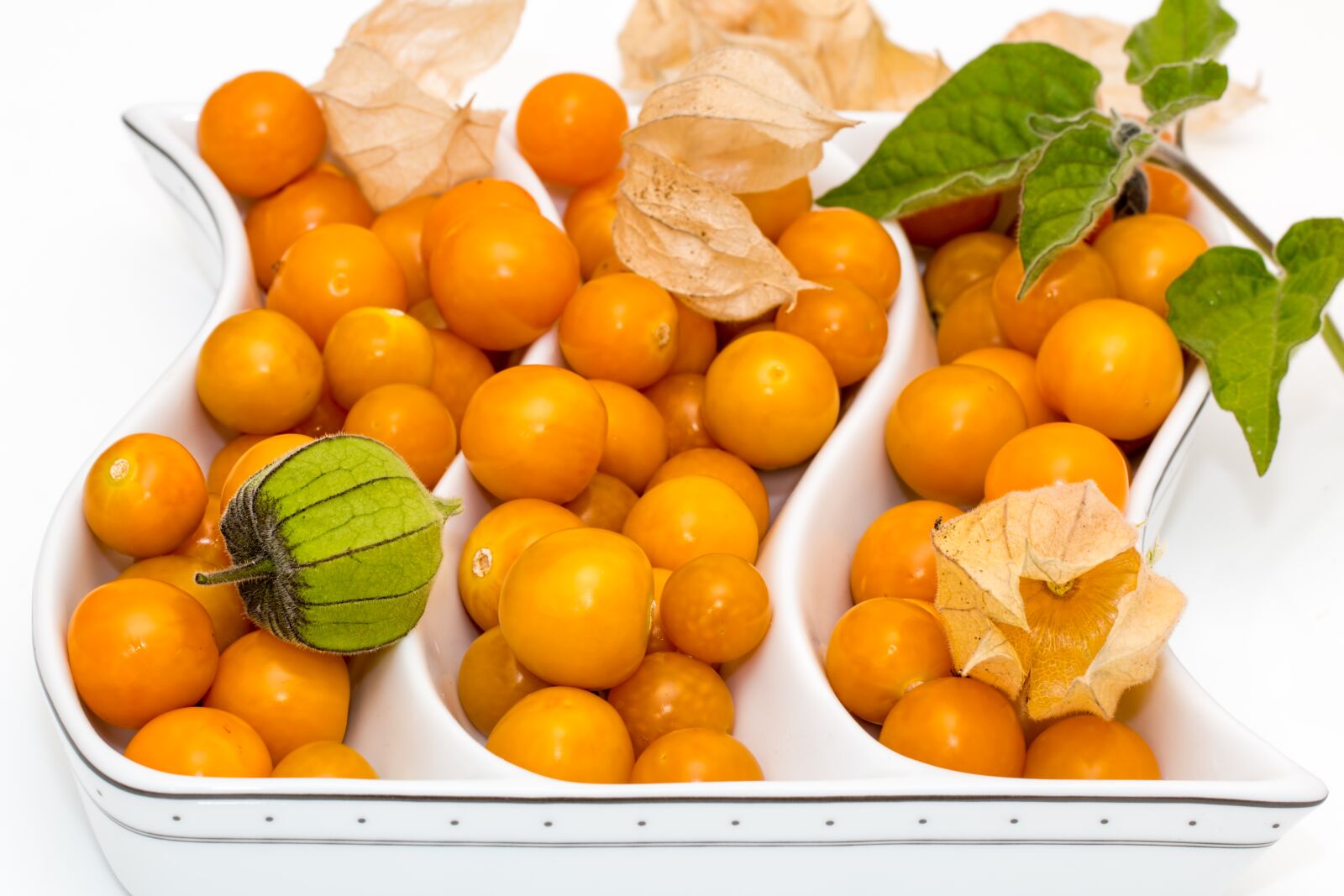 Canon EF 100mm F2.8L Macro IS USM sample photo. Cape gooseberry, fruit, ripe photography