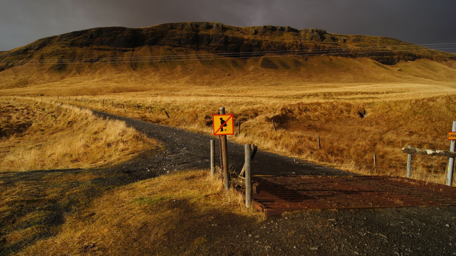 Sony Alpha DSLR-A580 sample photo. Iceland, fjadrargljufur, mountain photography