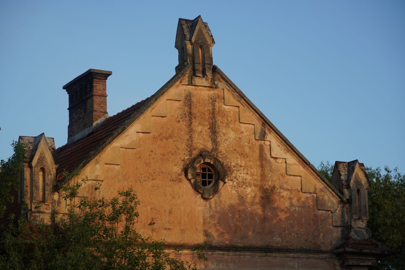 Sony a6400 sample photo. Old house, mansion, architecture photography