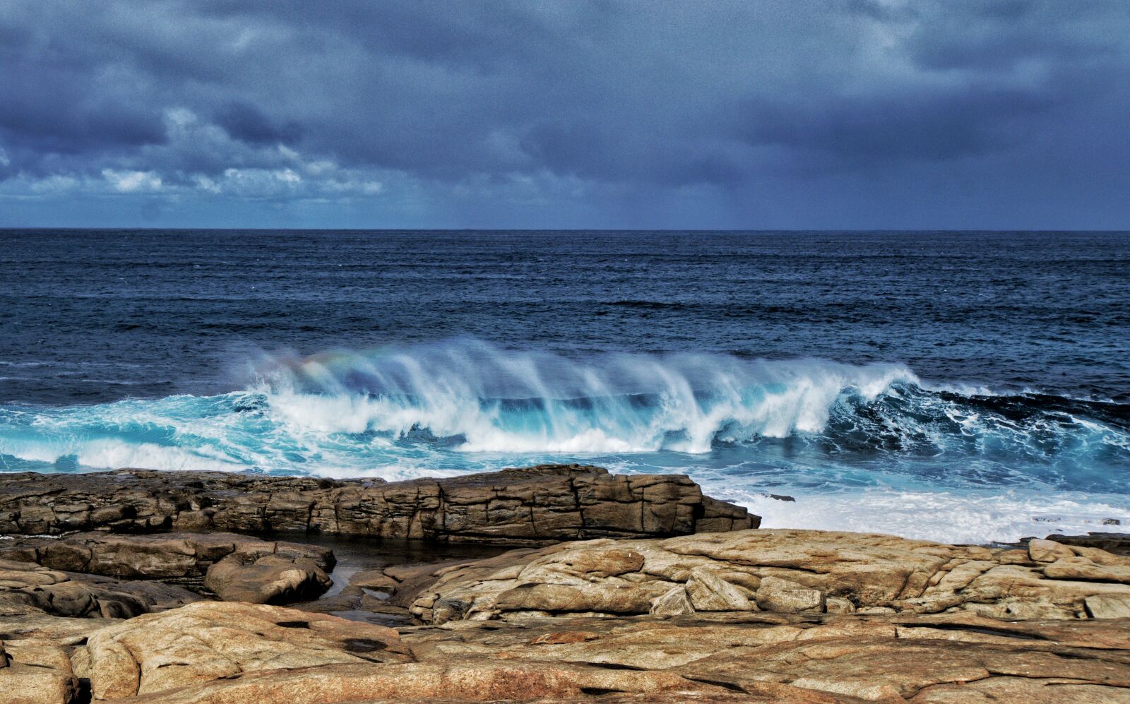 Nikon D3300 sample photo. Waves, rocks, wind photography