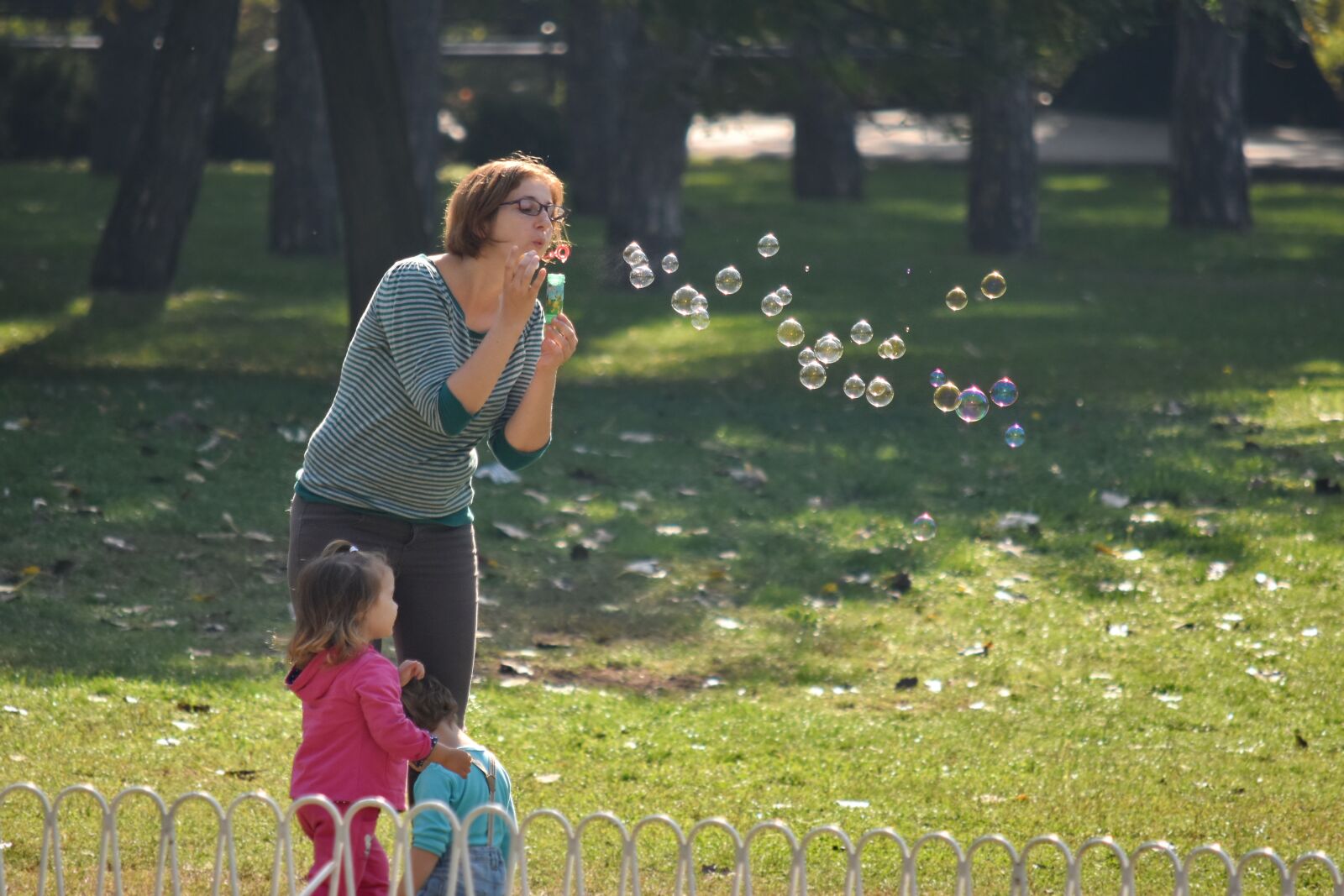 Nikon D5500 sample photo. Children, enjoyment, family, mother photography