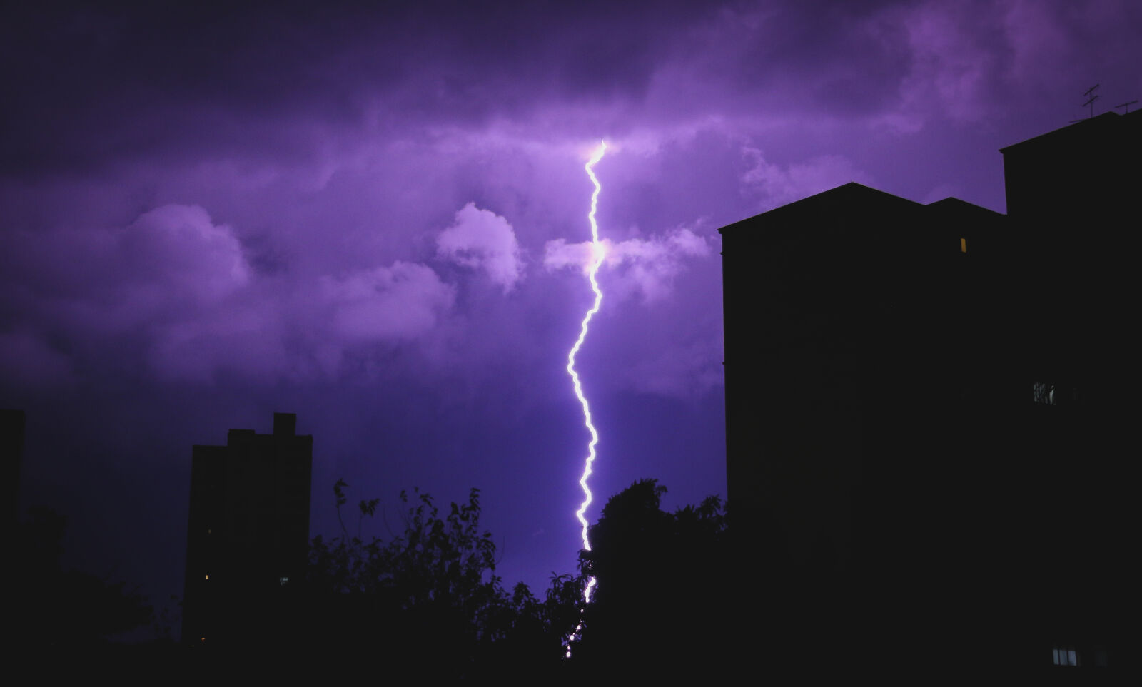 Canon EOS 70D sample photo. Cloudy, sky, lighting, lightning photography