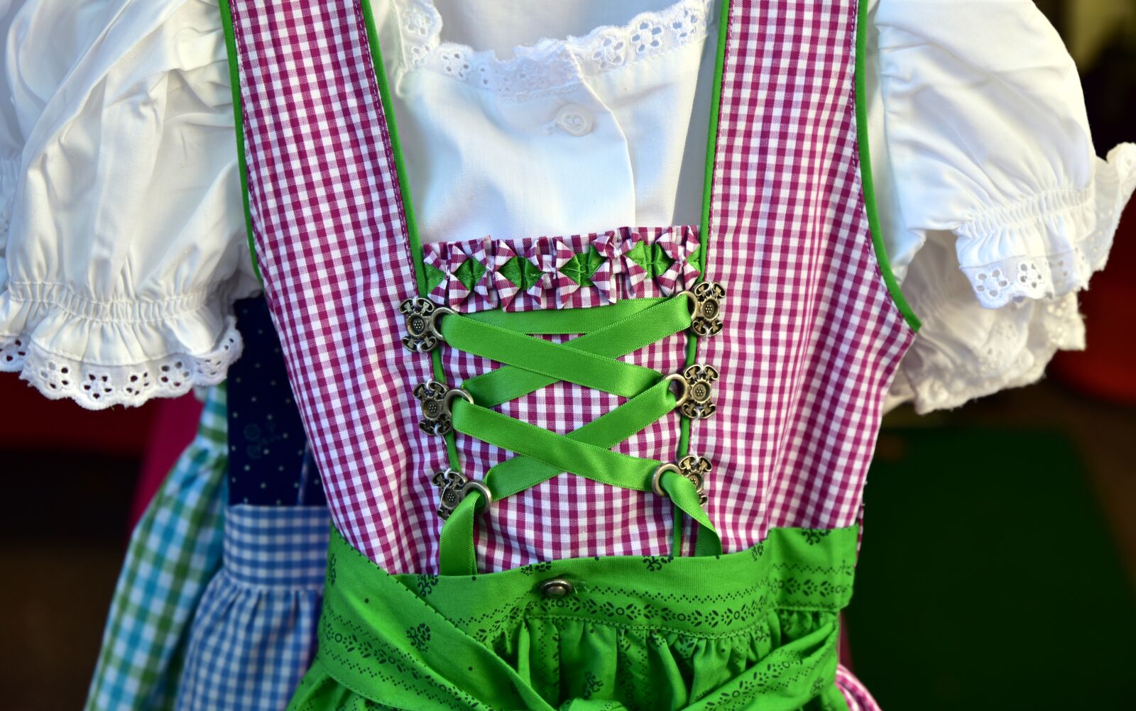 Nikon D750 sample photo. Dirndl, sale, stand photography