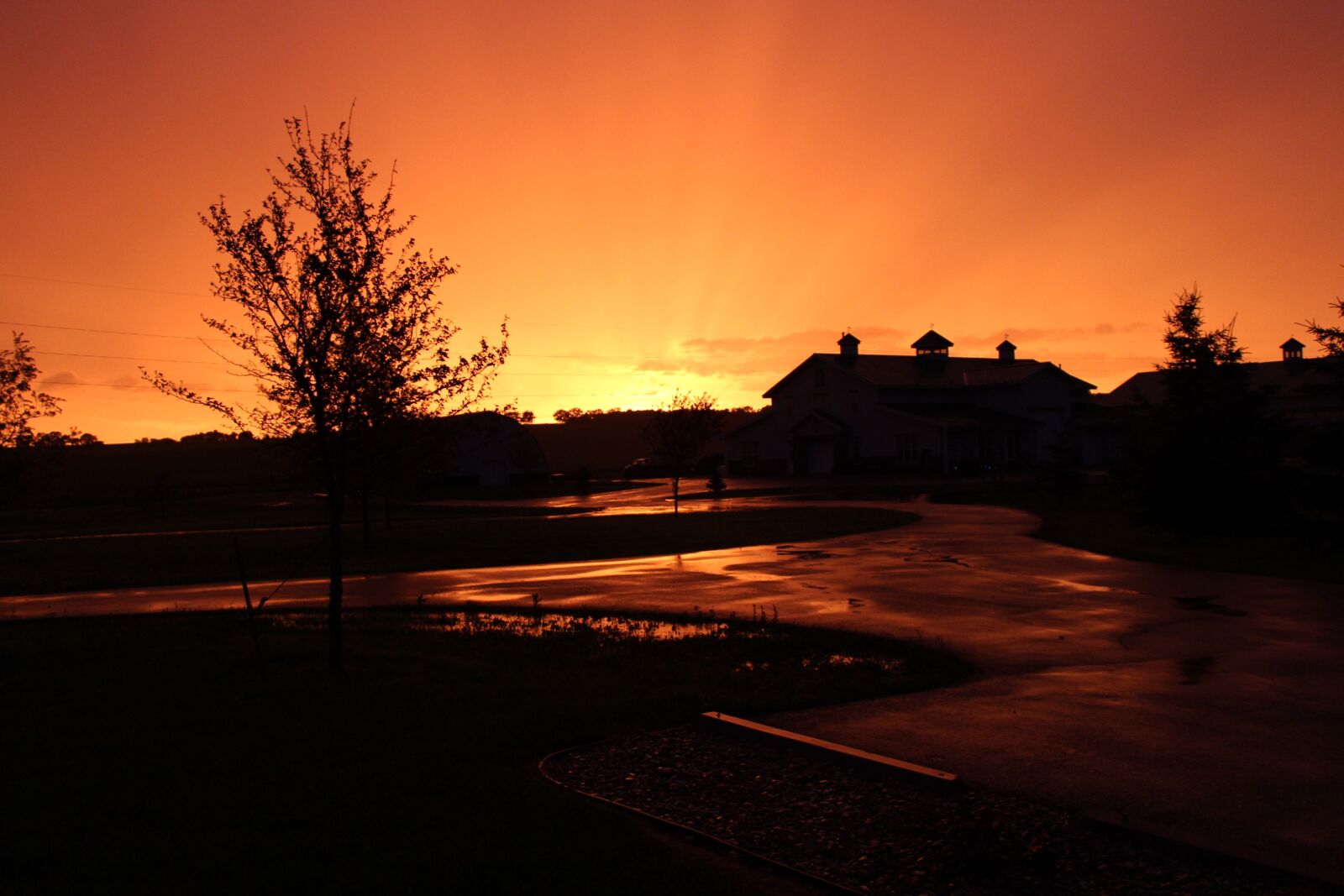Canon EOS 600D (Rebel EOS T3i / EOS Kiss X5) sample photo. Rain, sunset, landscape photography