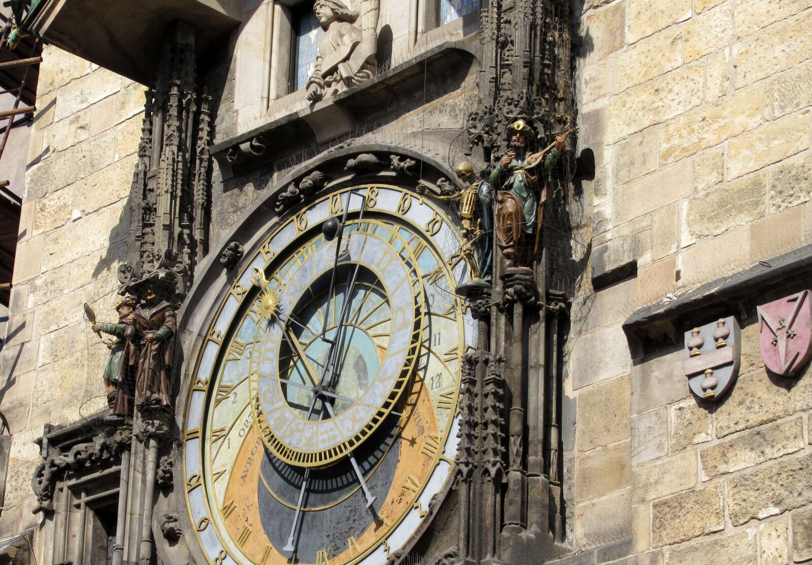 Canon PowerShot SX620 HS sample photo. Prague, astronomical clock, hour photography