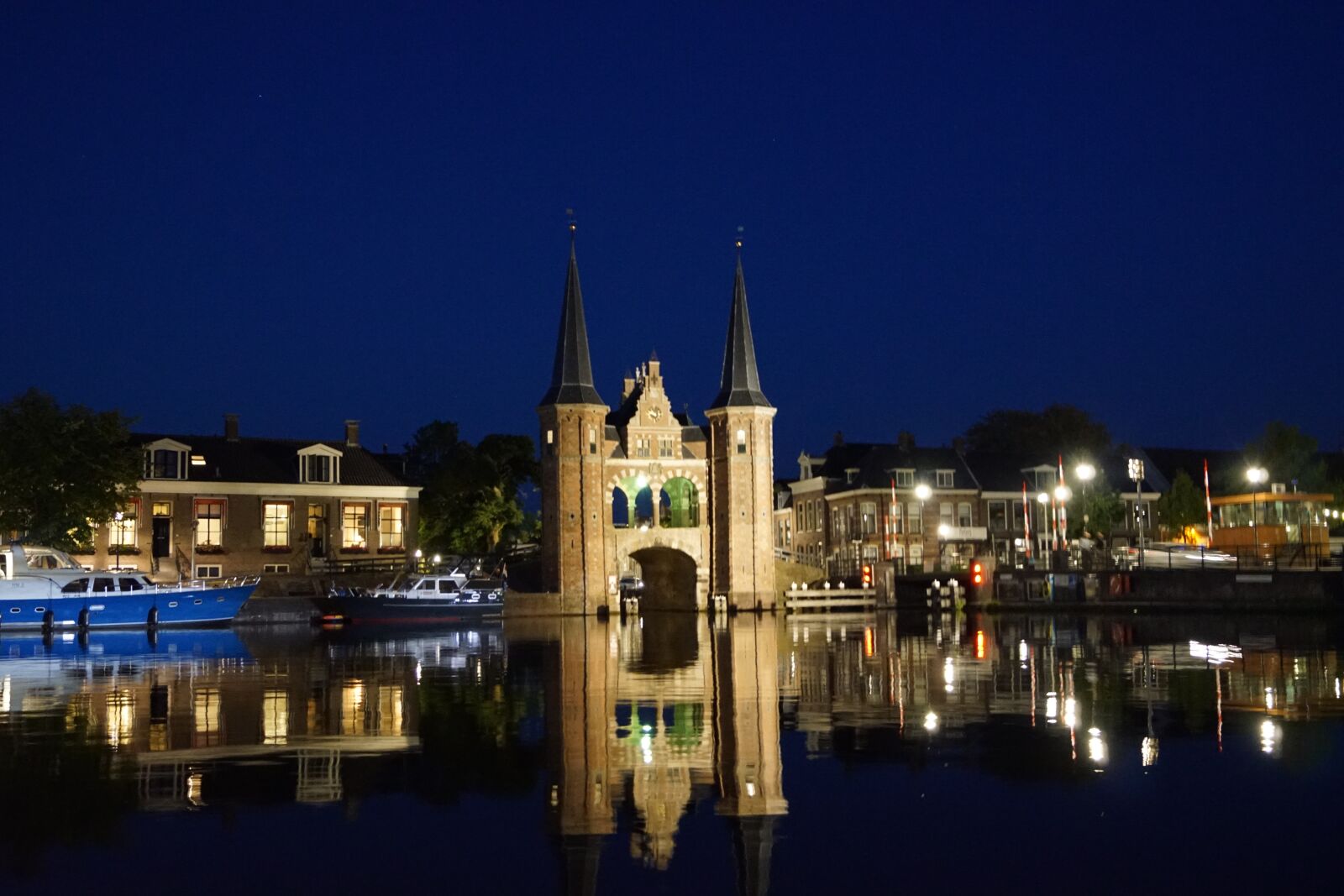 Sony SLT-A68 + Sony DT 18-55mm F3.5-5.6 SAM II sample photo. Sneekertor, netherlands, water photography