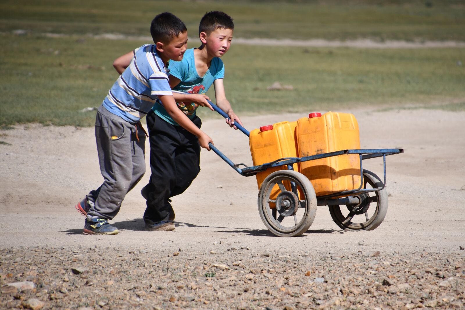 Nikon D7500 sample photo. Children, water, container photography