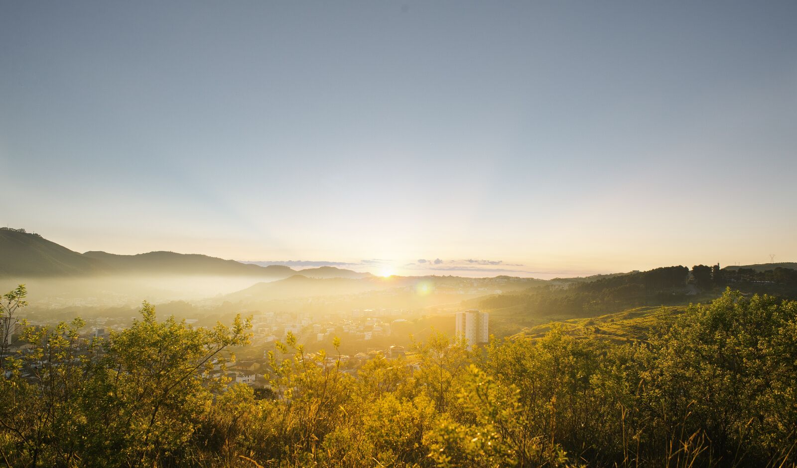 Nikon D610 sample photo. Sunrise, rays, landscape photography