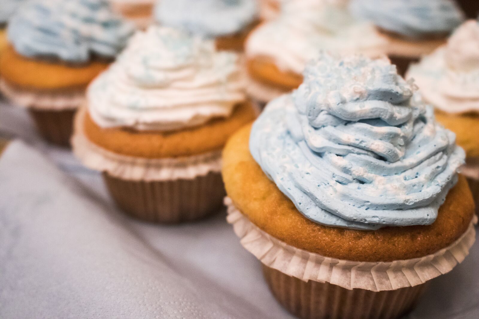Canon EOS 80D sample photo. Cupcake, feast, birthday photography