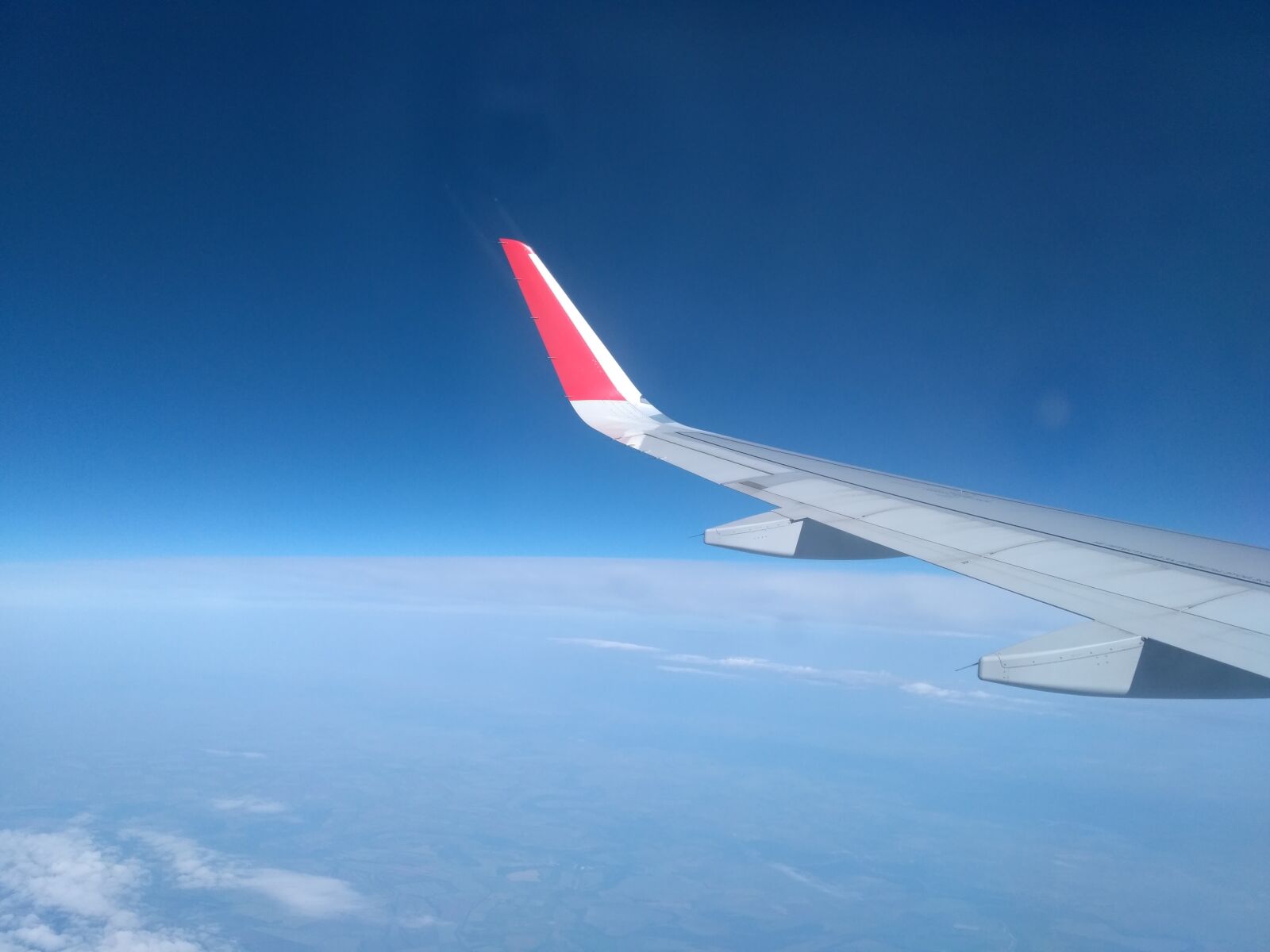 Xiaomi Redmi 3S sample photo. Airplane, flight, space photography