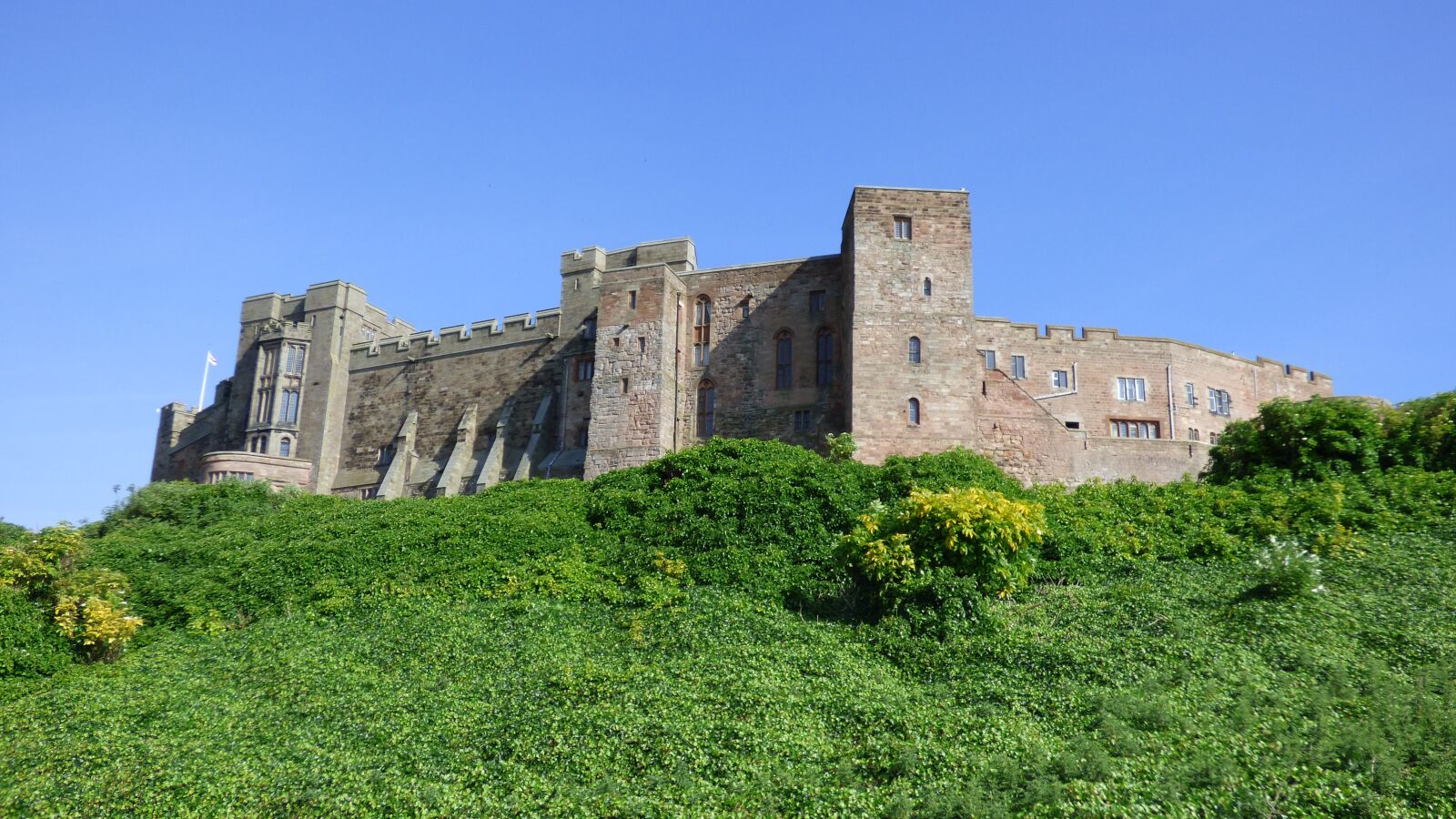 Panasonic Lumix DMC-FZ70 sample photo. Bamburgh castle, nothumberland, england photography
