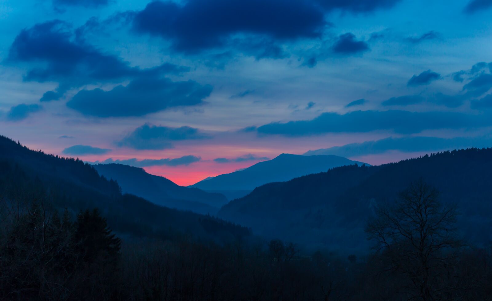 Canon EOS 5D Mark III sample photo. Hills, mountains, sun photography