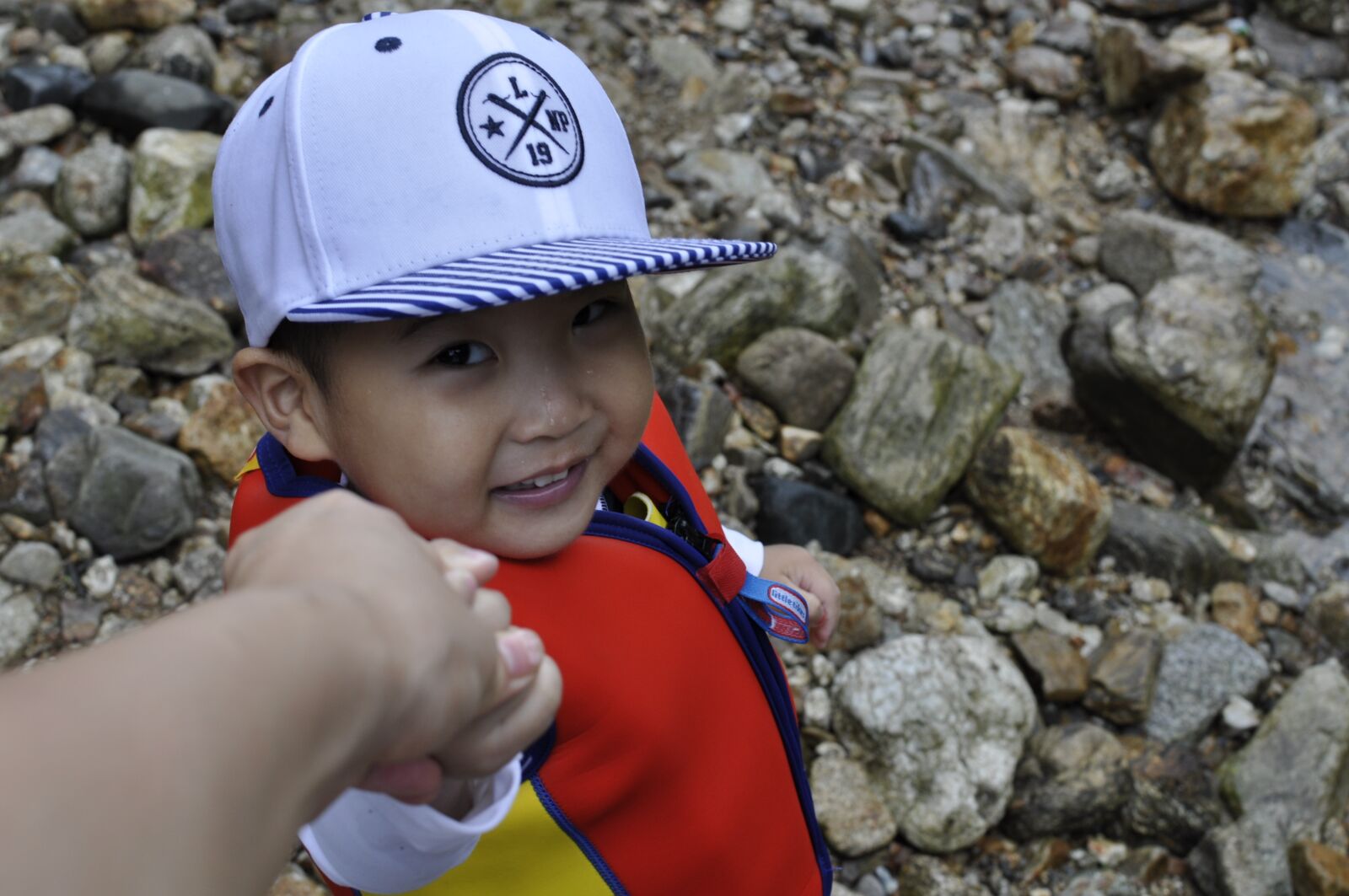 Nikon D5000 sample photo. Together, dad, son photography