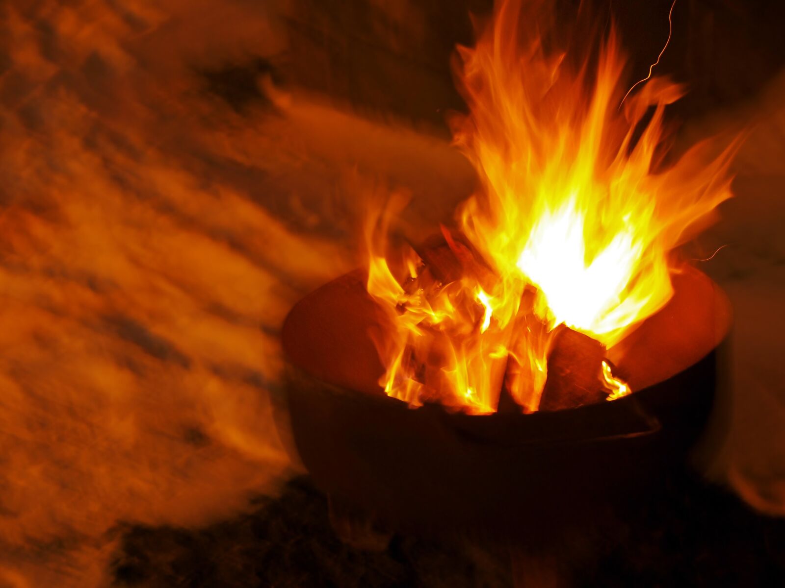 Olympus E-450 (EVOLT E-450) sample photo. Fire, boiler, burn photography